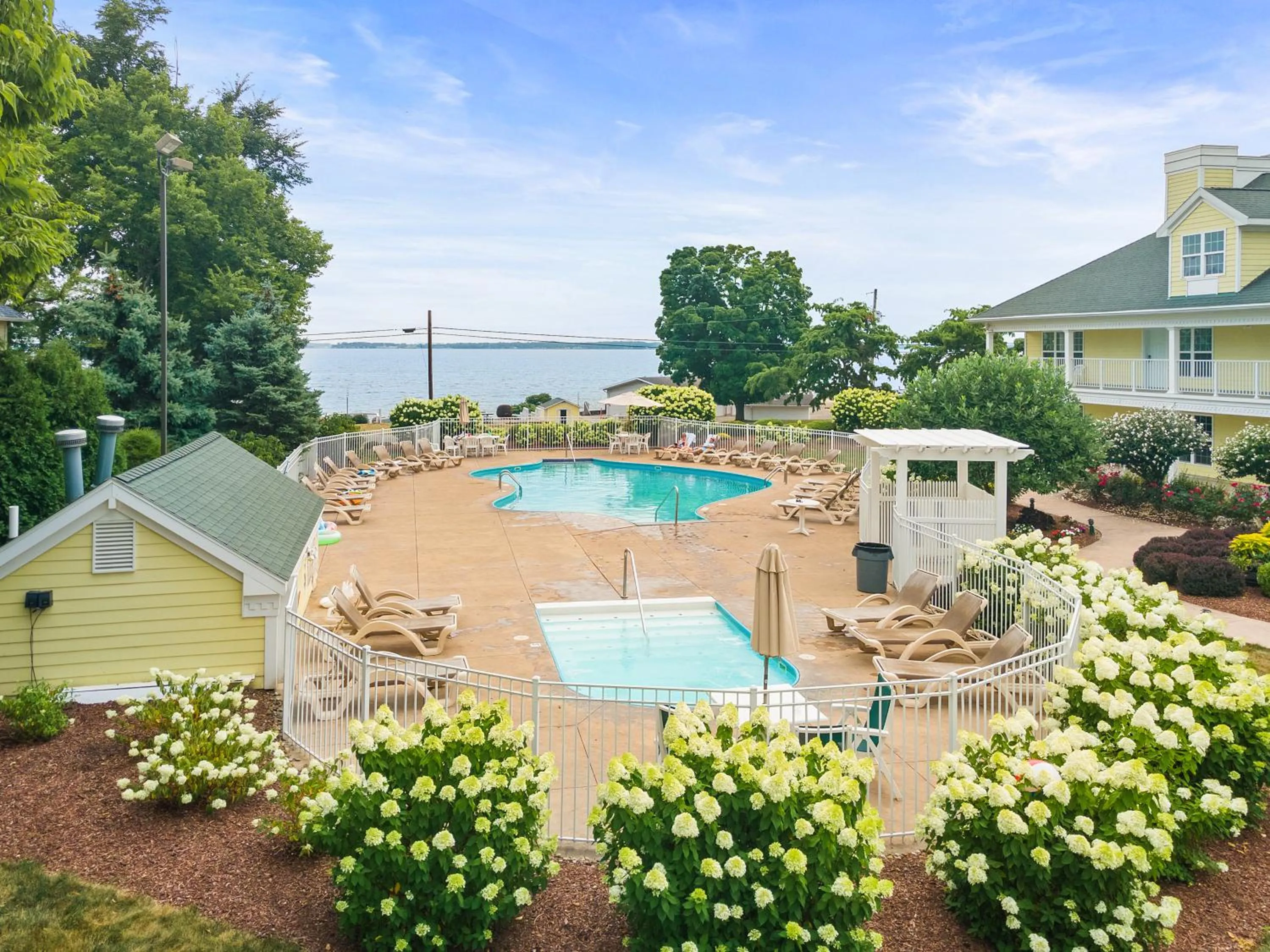 sunbed in Kelleys Island Venture Resort
