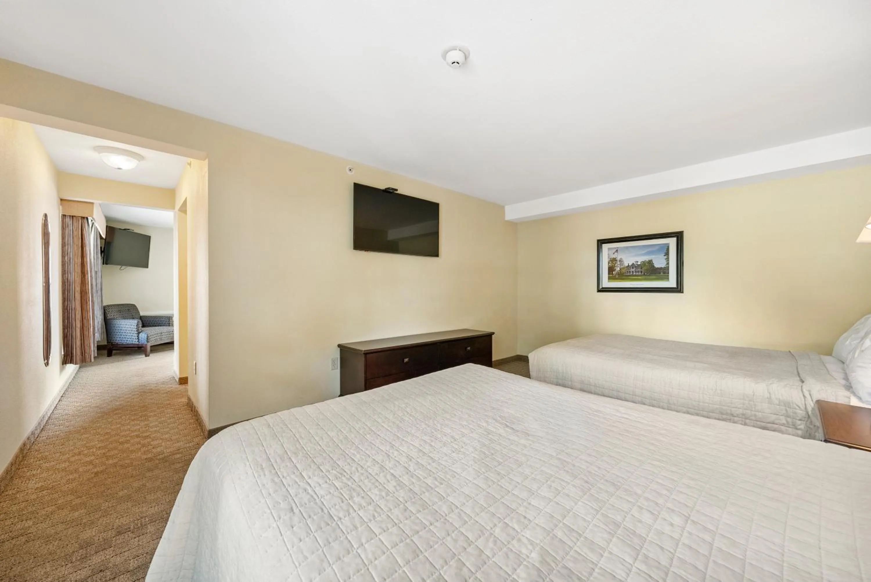 Property building, Bed in Kelleys Island Venture Resort