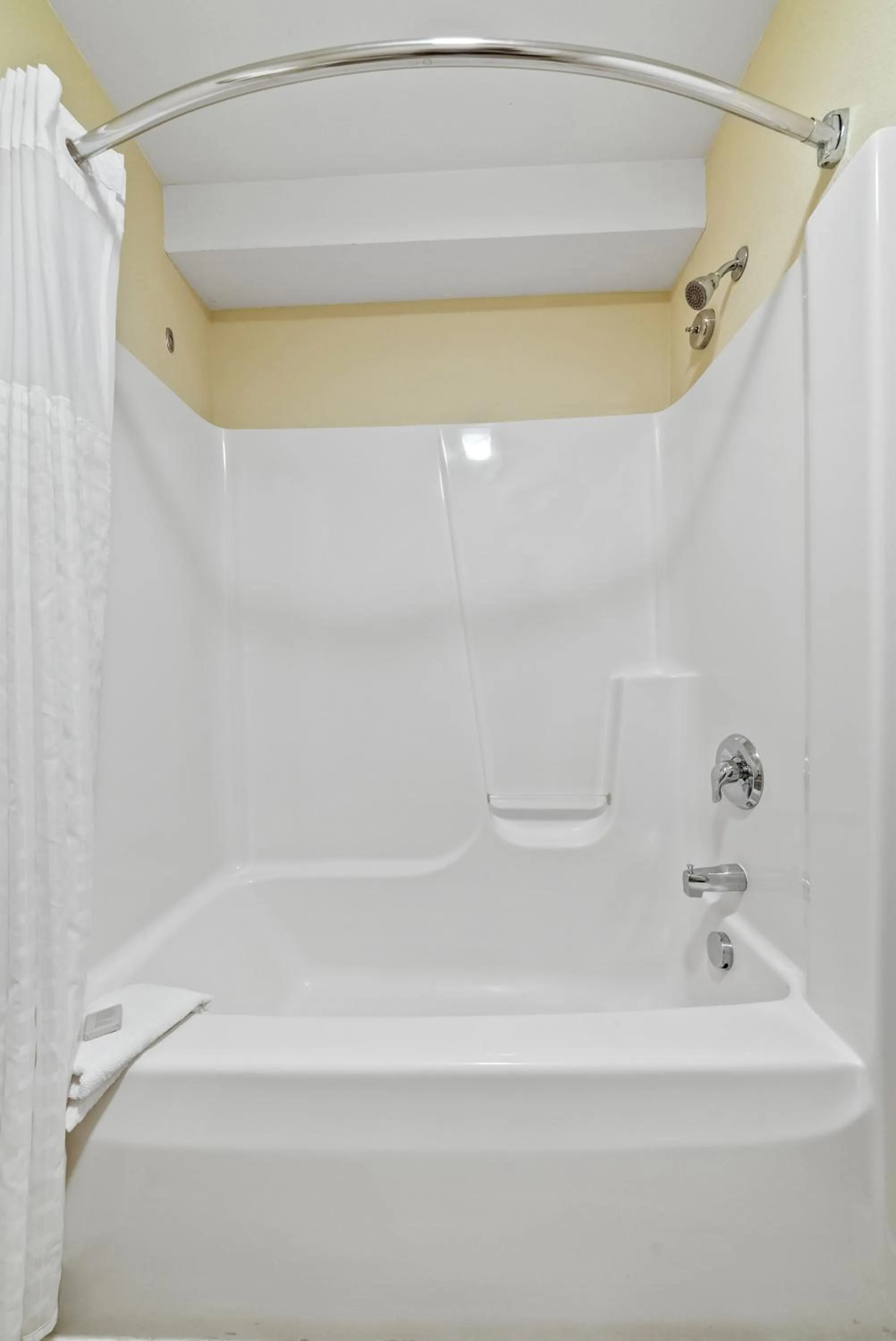 Property building in Kelleys Island Venture Resort