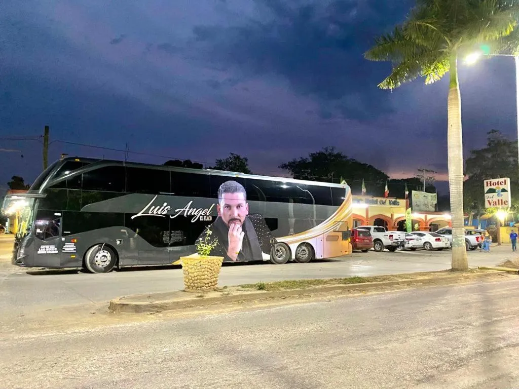 Parking in Hotel Del Valle