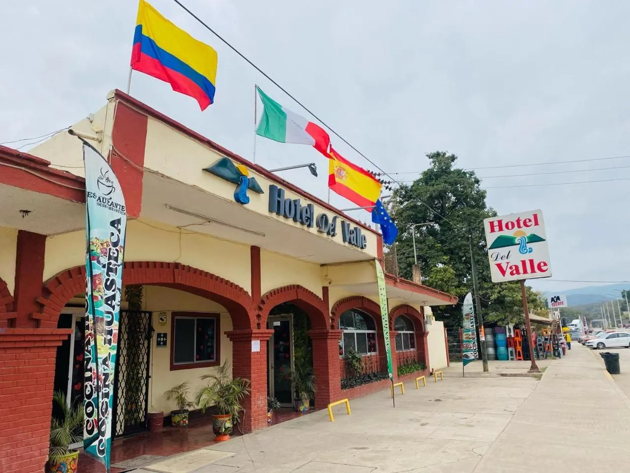 Property building in Hotel Del Valle