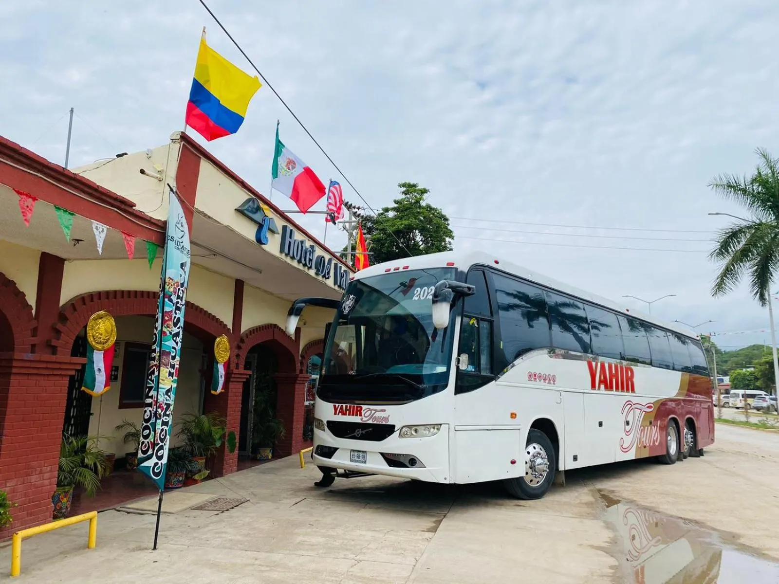 Property building in Hotel Del Valle