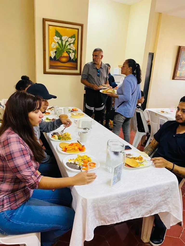 Restaurant/places to eat in Hotel Del Valle