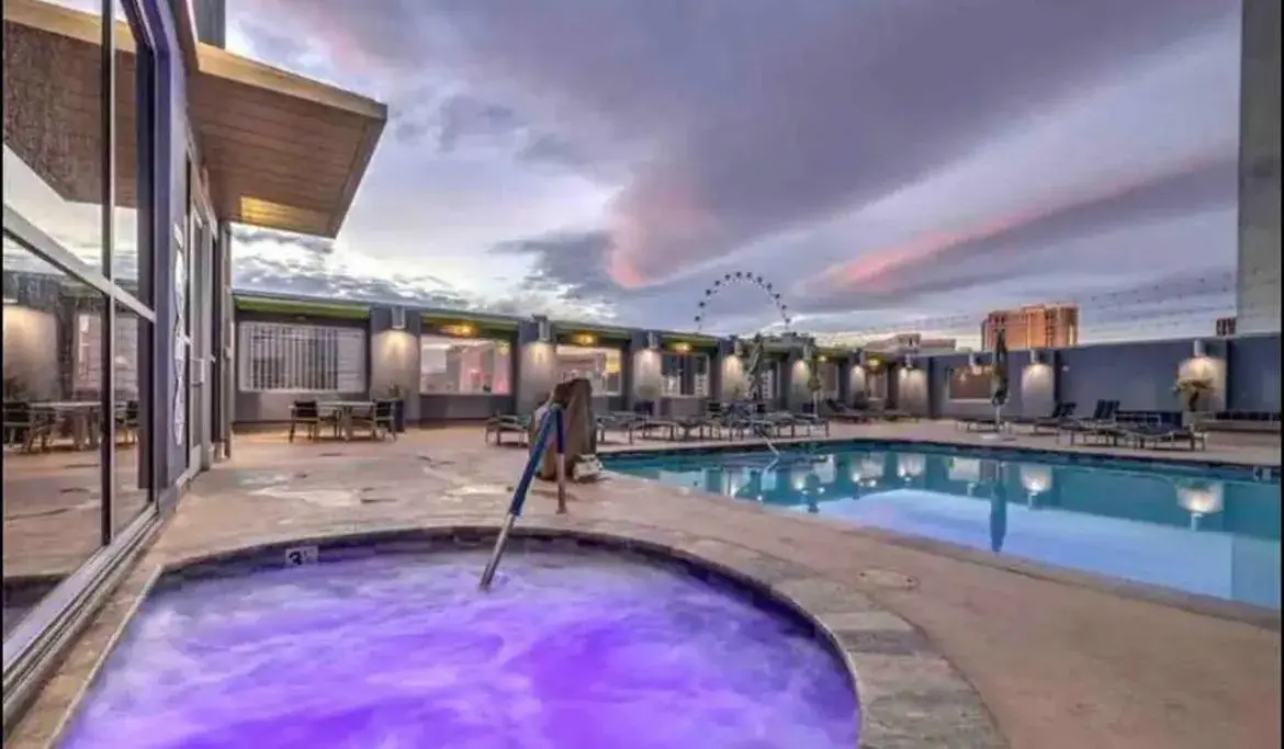 Princess Suite * Platinum Hotel with balcony Strip VIEW Princess Suite * Platinum Hotel with balcony Strip VIEW