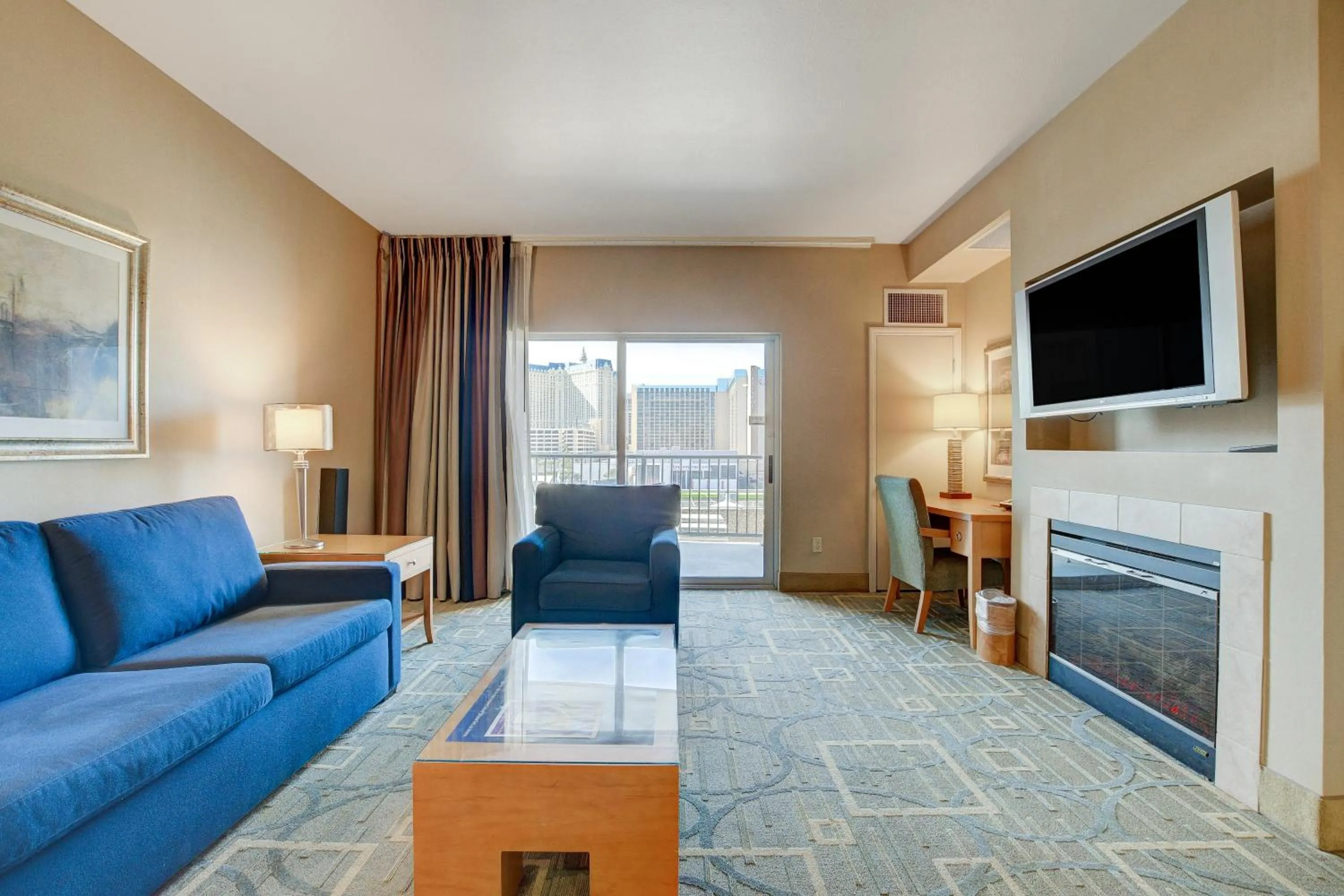 Princess Suite * Platinum Hotel with balcony Strip VIEW