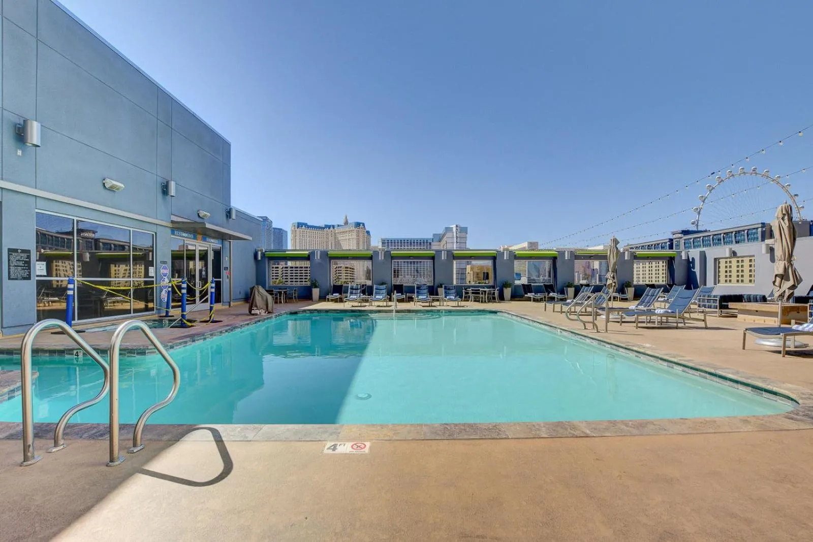 Pool view in Royal Oasis Suite at Platinum Hotel-Strip Views