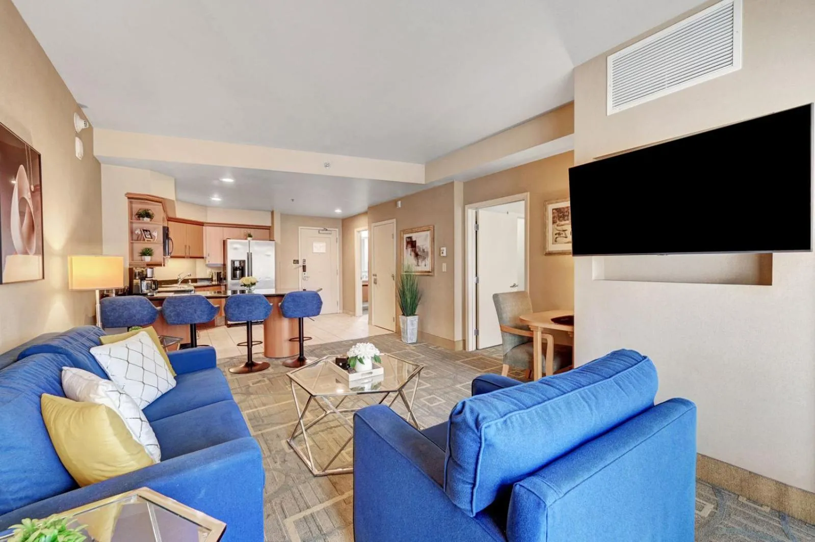 Living room in Royal Oasis Suite at Platinum Hotel-Strip Views