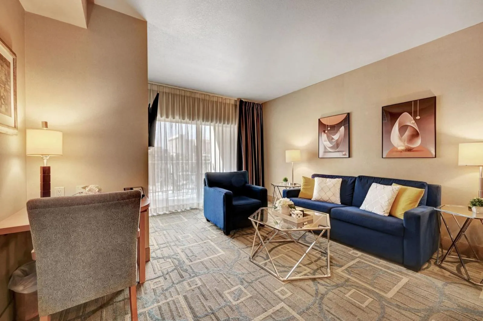 Living room in Royal Oasis Suite at Platinum Hotel-Strip Views