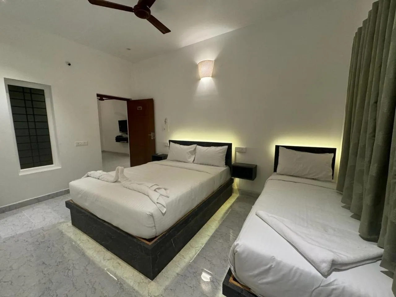 Bed in La Tamara Suite - TIE