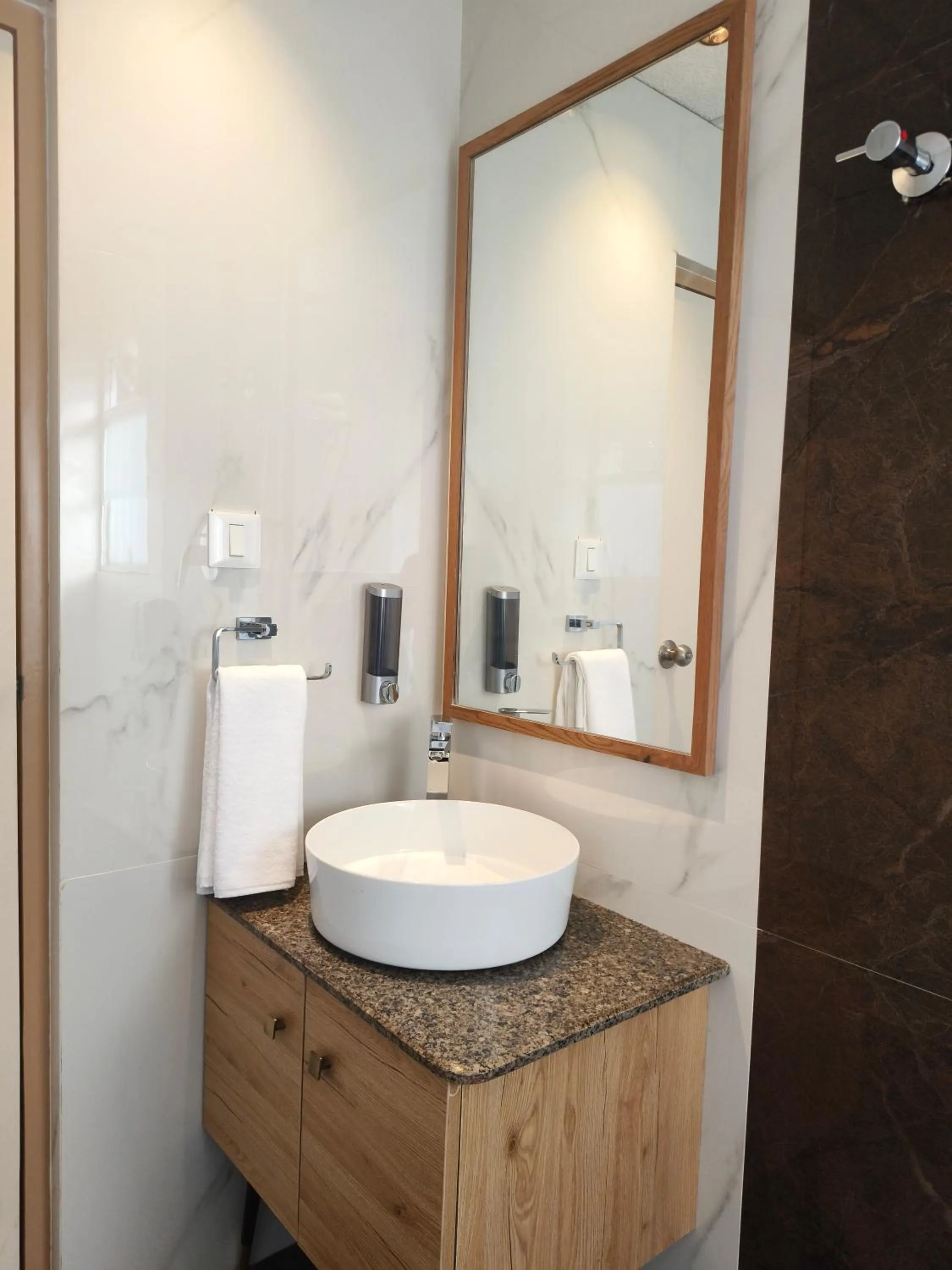 Bathroom in Hotel Le Opera