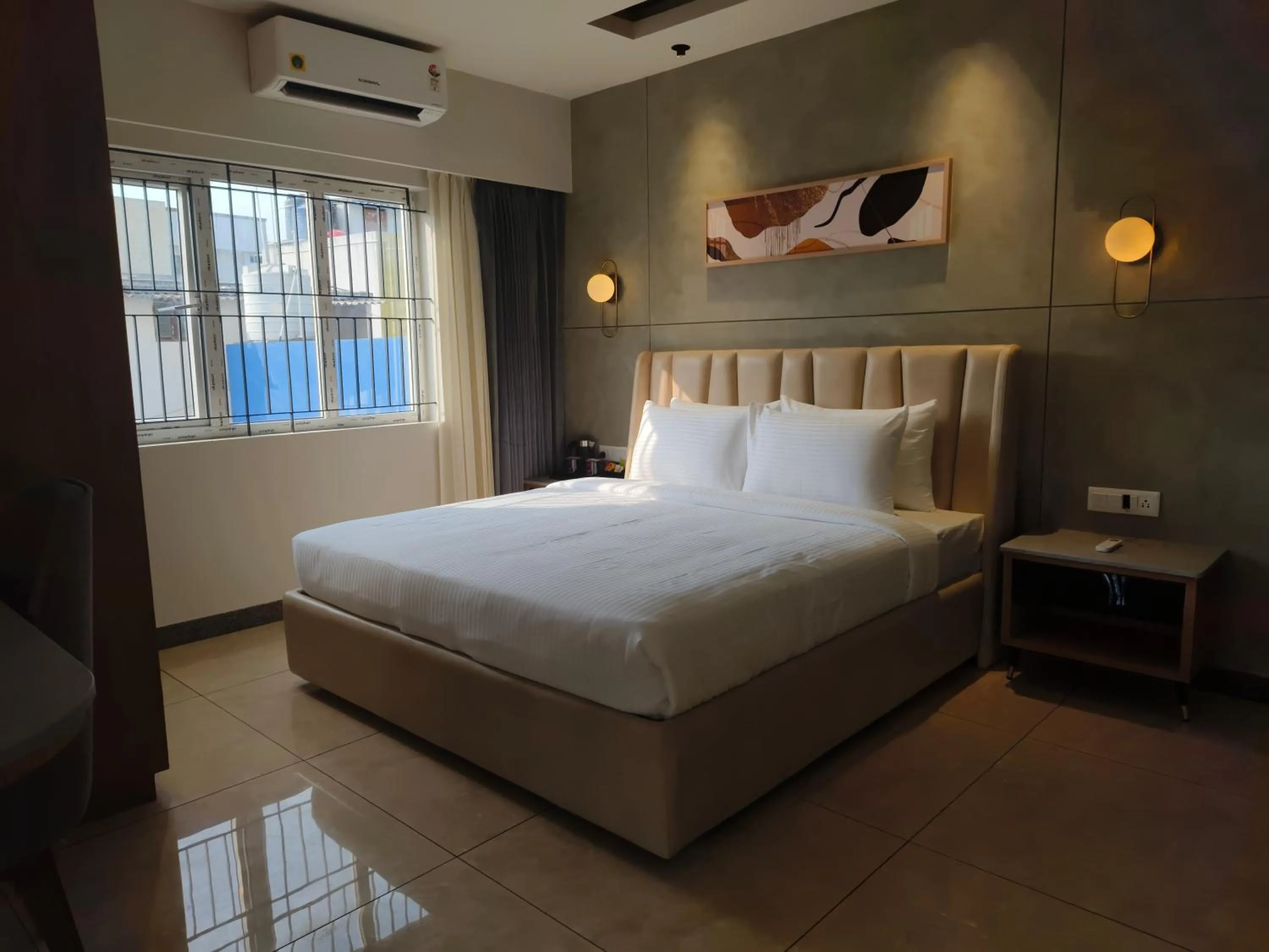 Bedroom, Bed in Hotel Le Opera