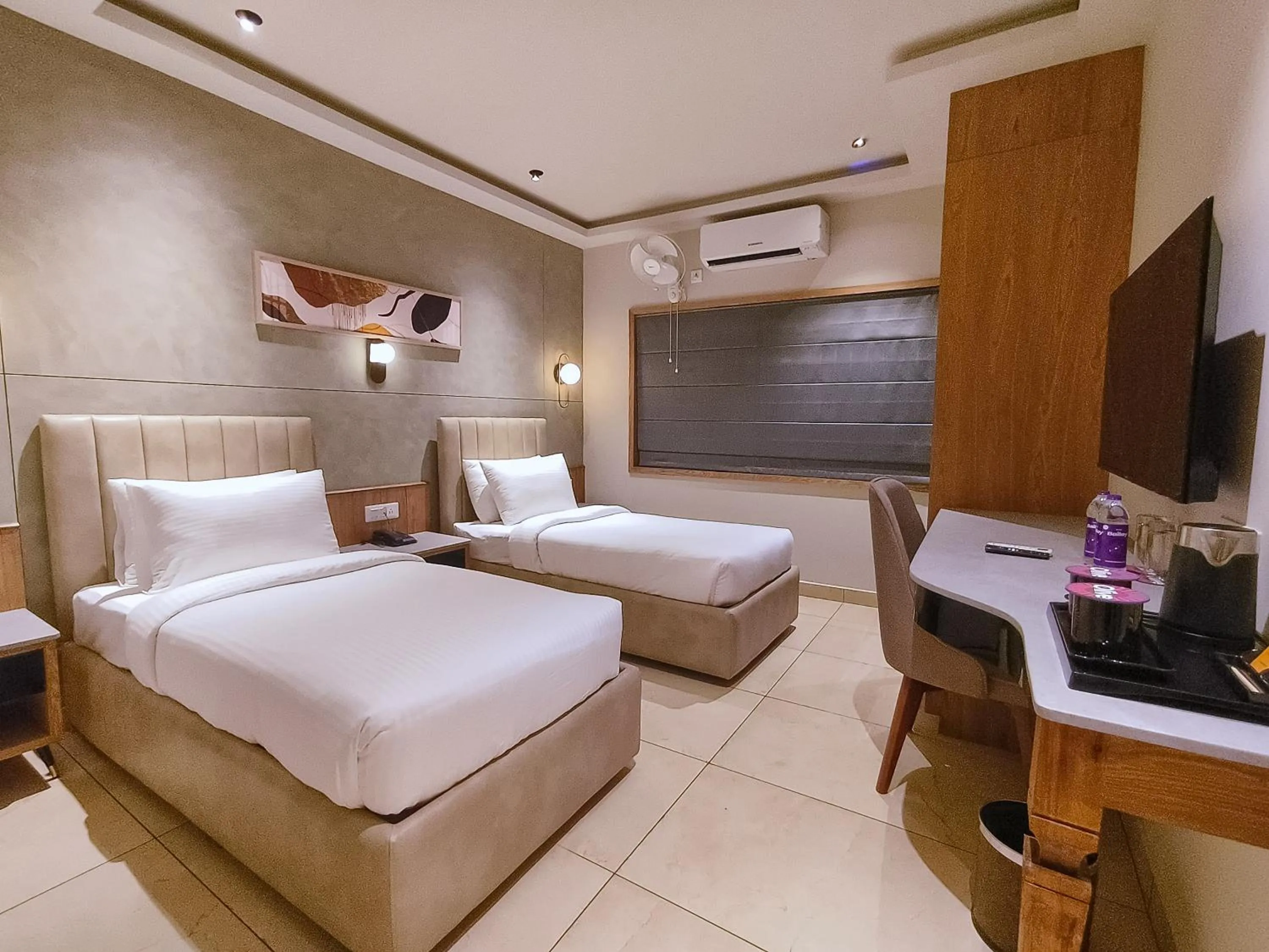 View (from property/room), Bed in Hotel Le Opera