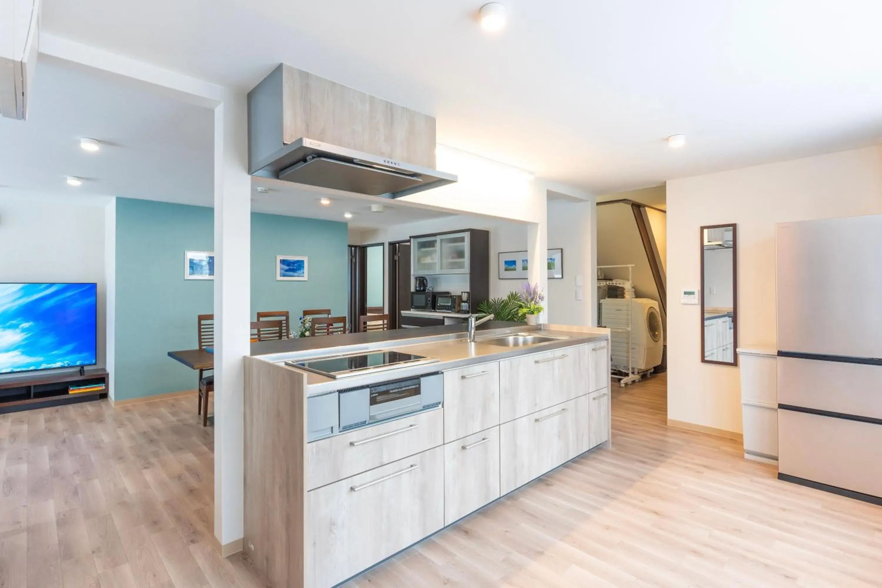 Three-Bedroom Apartment in FuranoSky - White Three-Bedroom Apartment in FuranoSky - White