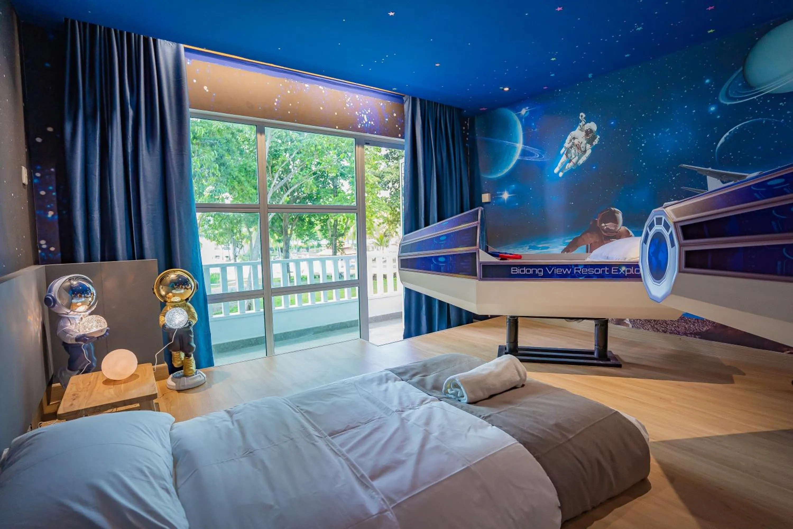 Bed in BIDONG VIEW RESORT