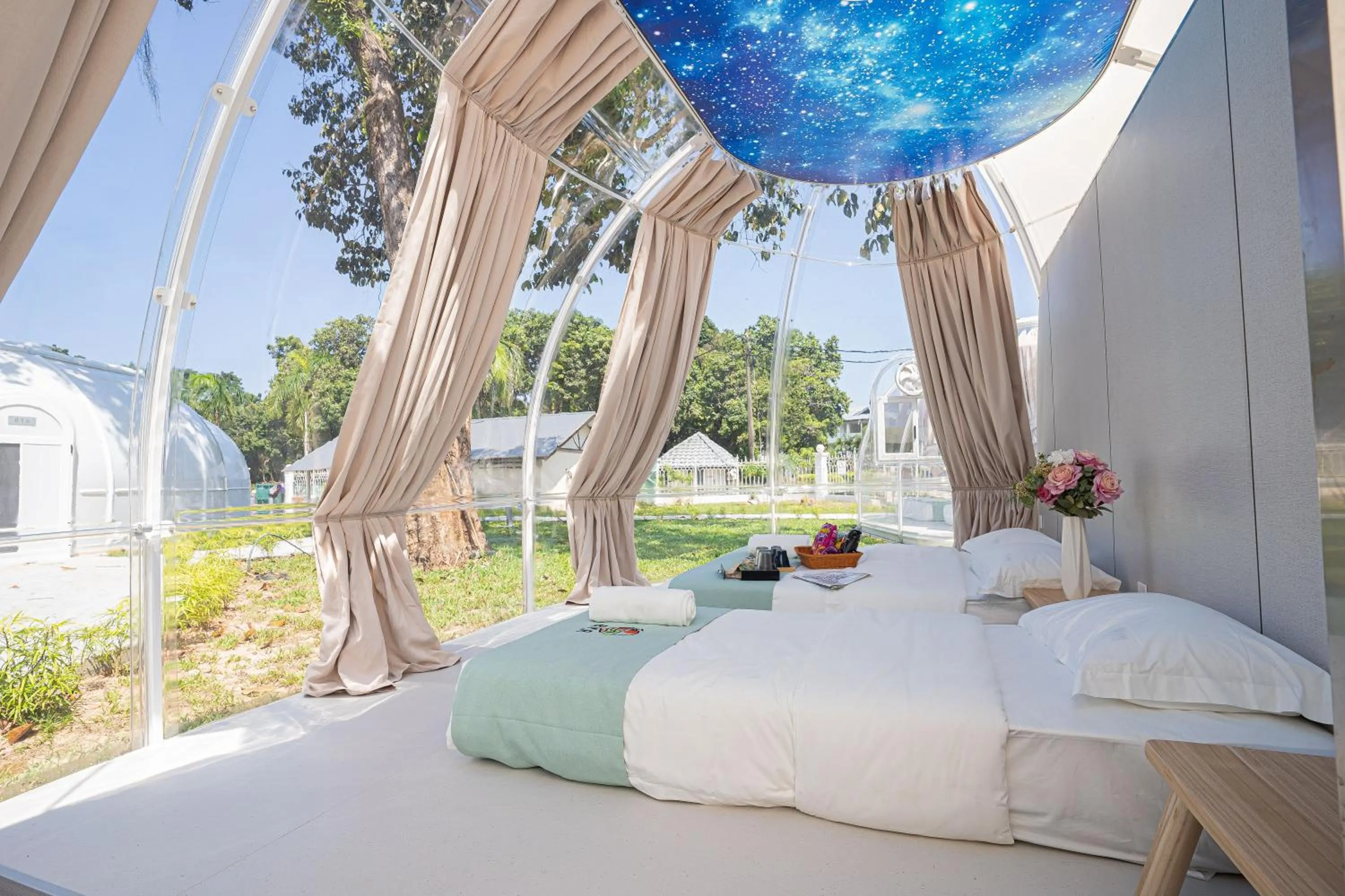 View (from property/room), Bed in BIDONG VIEW RESORT