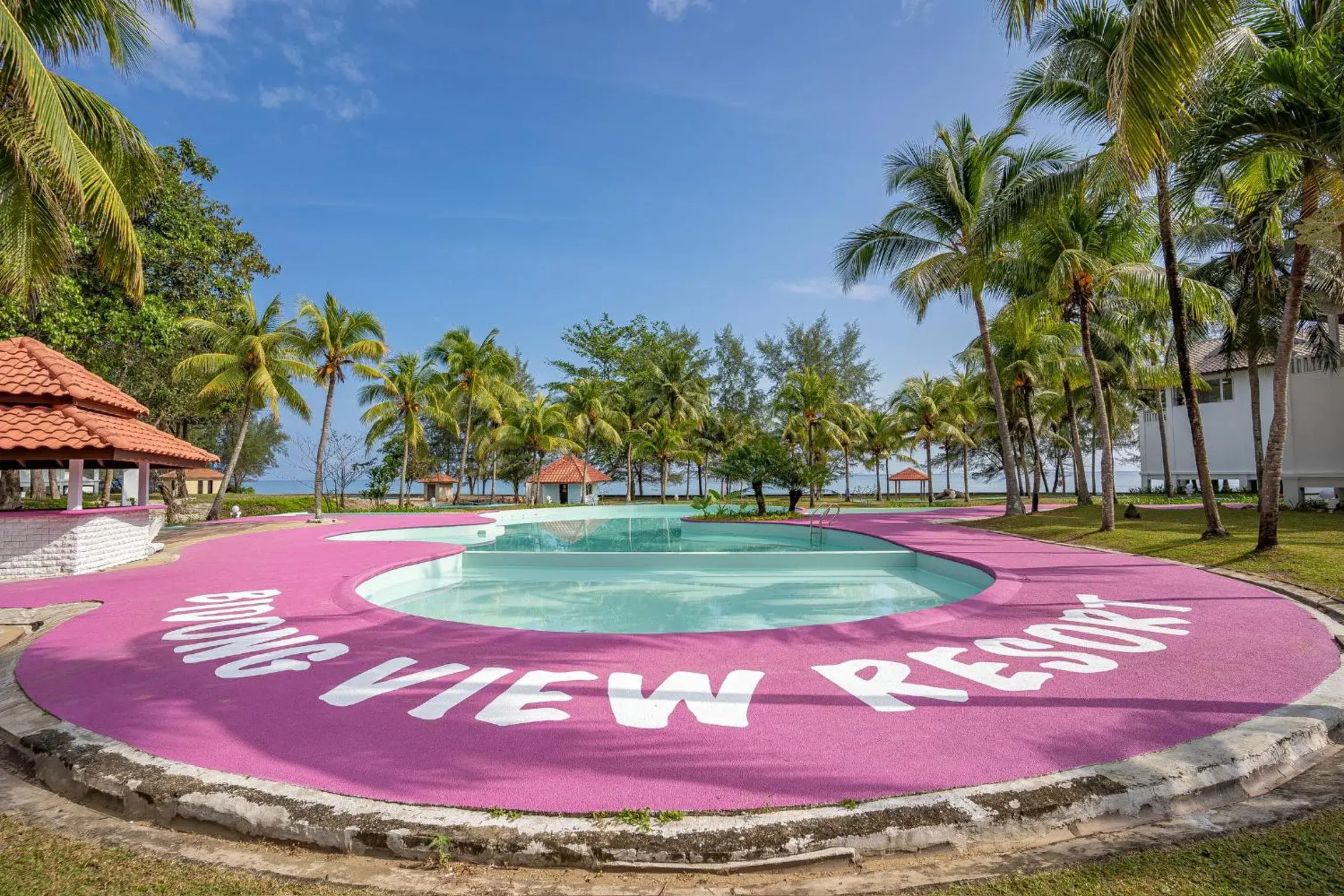 Swimming pool in BIDONG VIEW RESORT Swimming pool in BIDONG VIEW RESORT