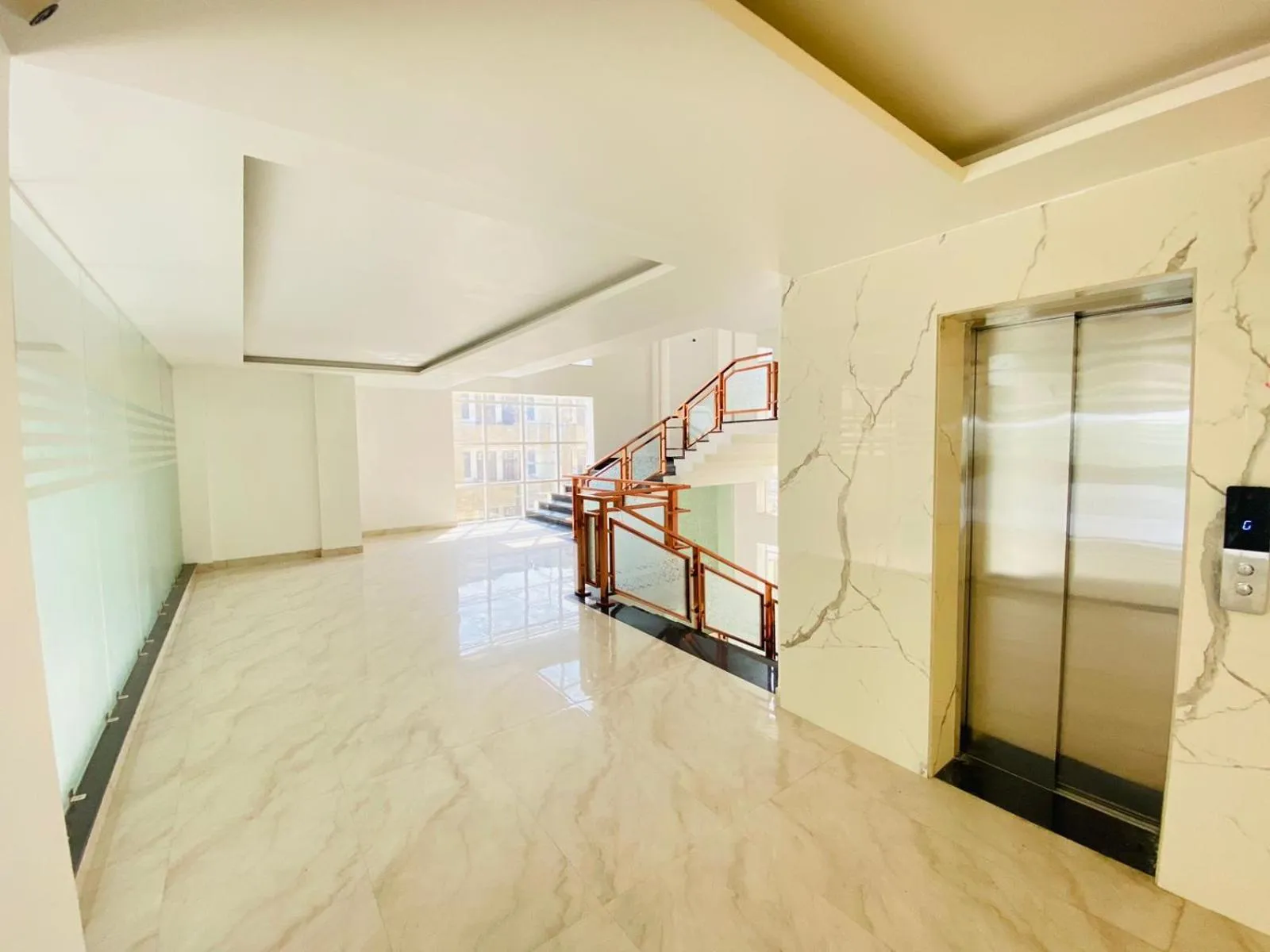 elevator in Hotel Holiday Grand