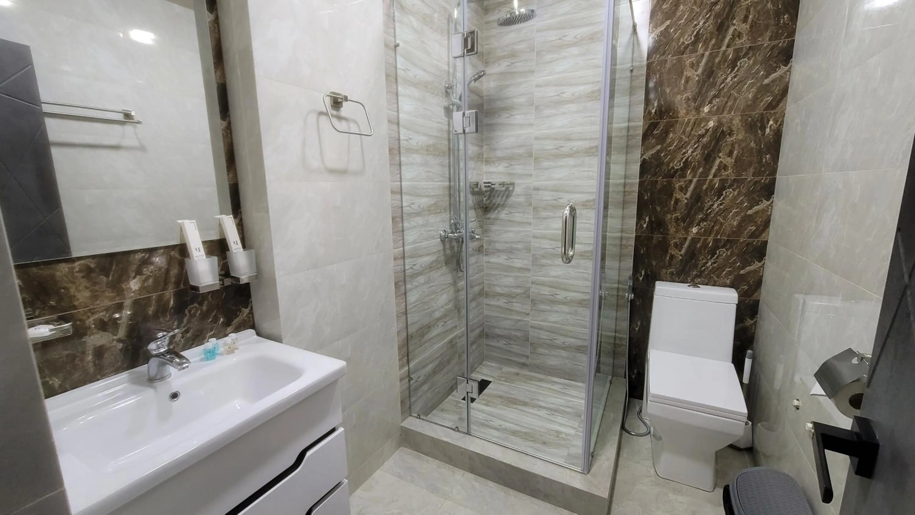 Shower in Homy House Hotel