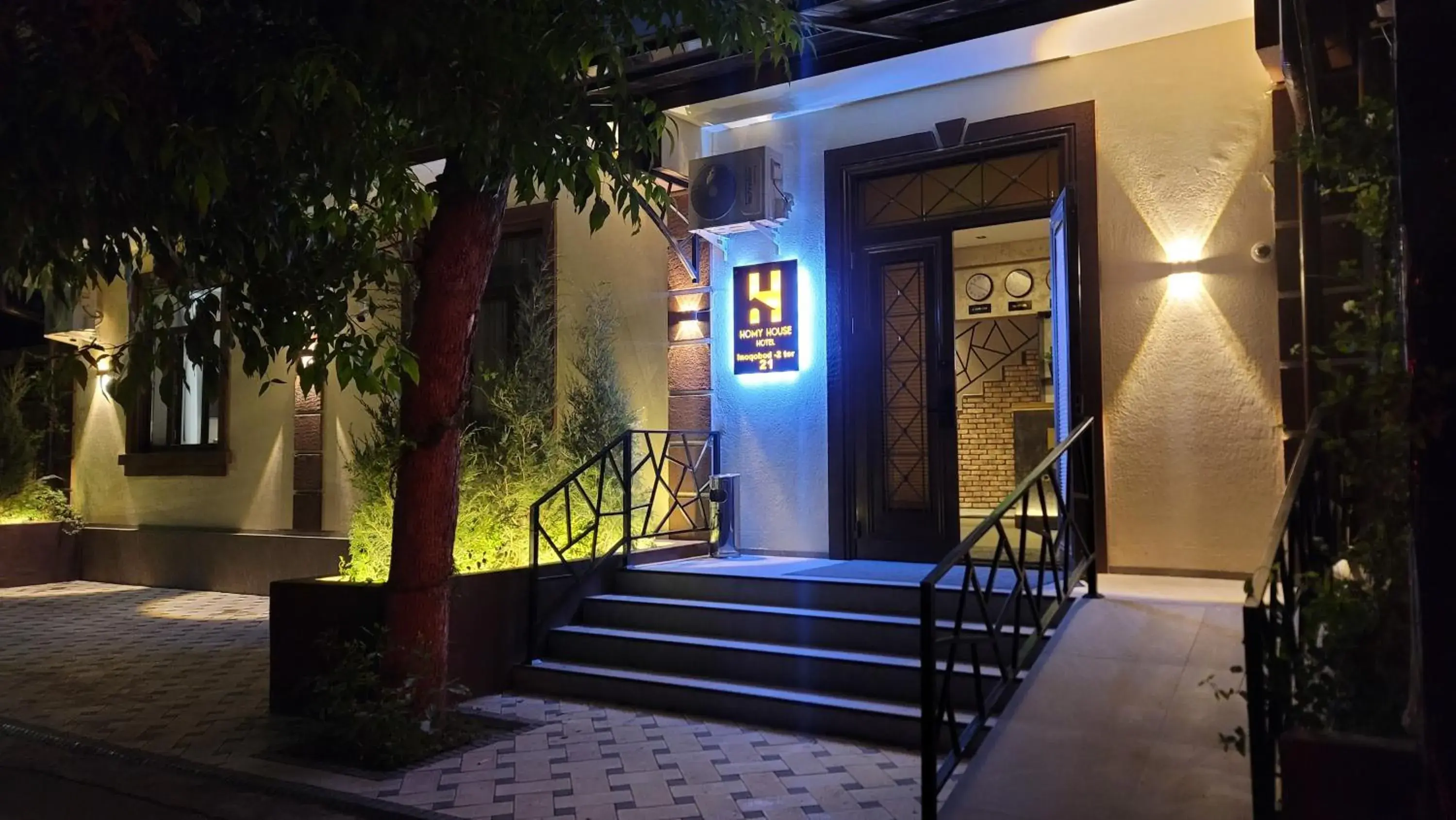 Property building in Homy House Hotel Property building in Homy House Hotel