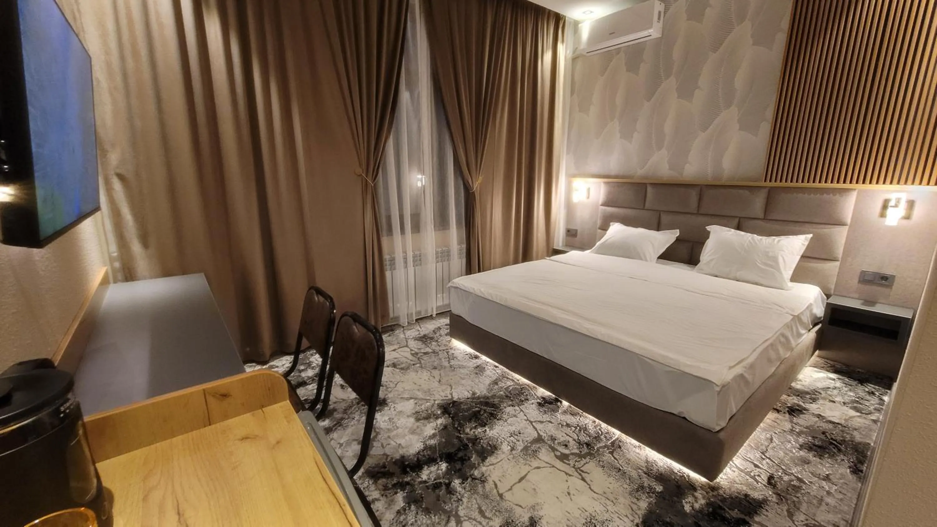 Photo of the whole room, Bed in Homy House Hotel