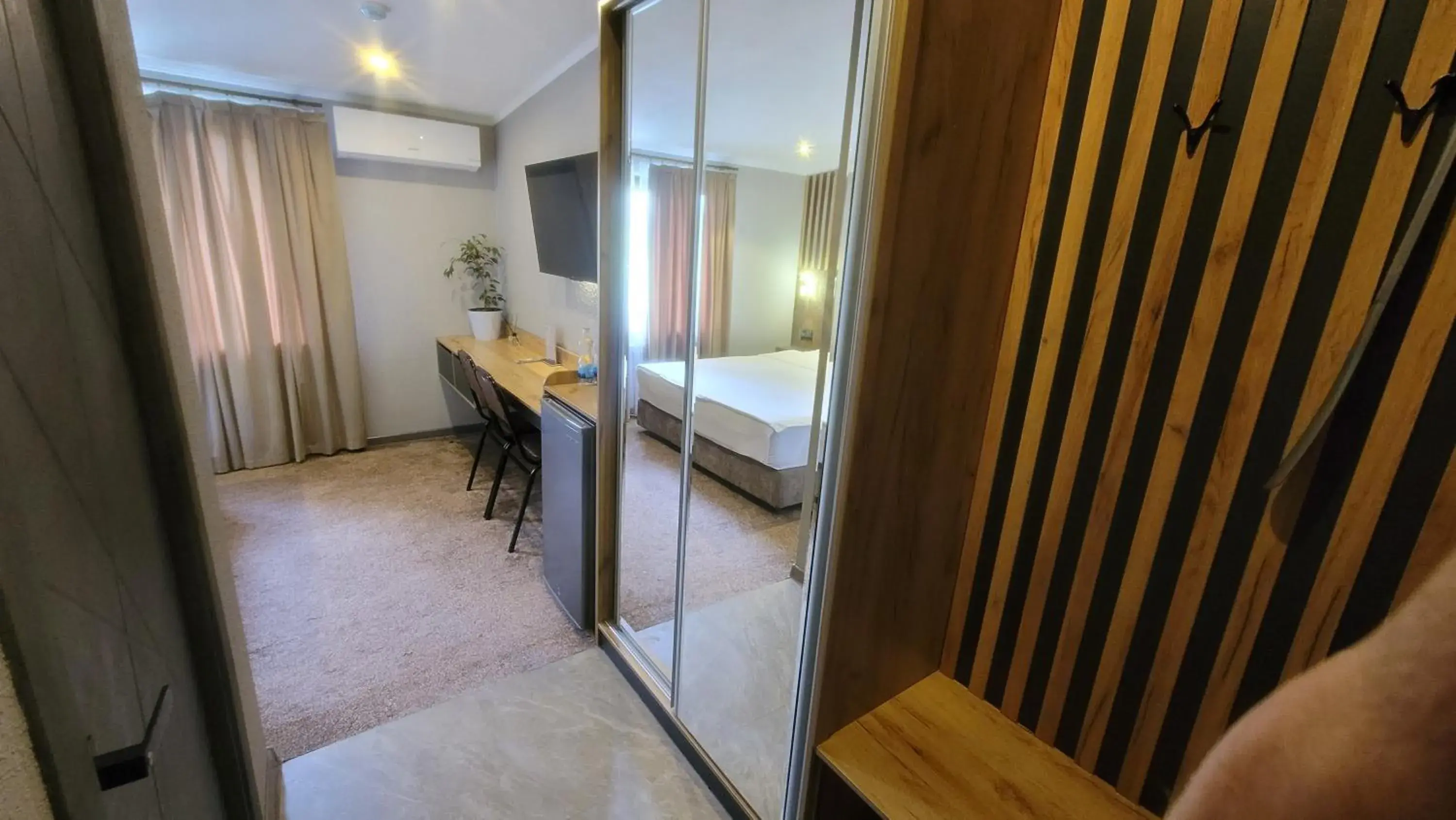 hair dresser, Bed in Homy House Hotel hair dresser, Bed in Homy House Hotel