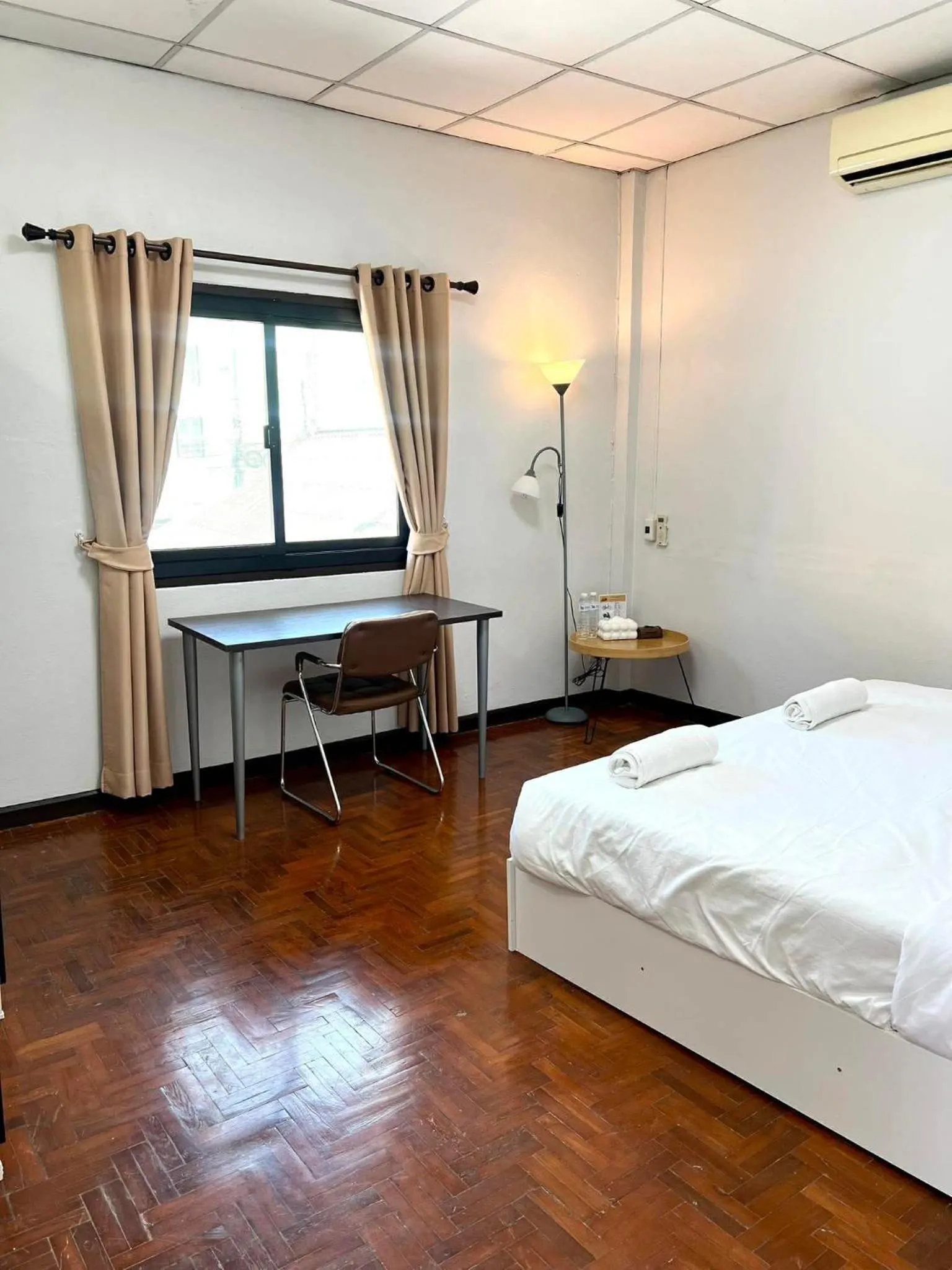 Toilet, Bed in Chubby House