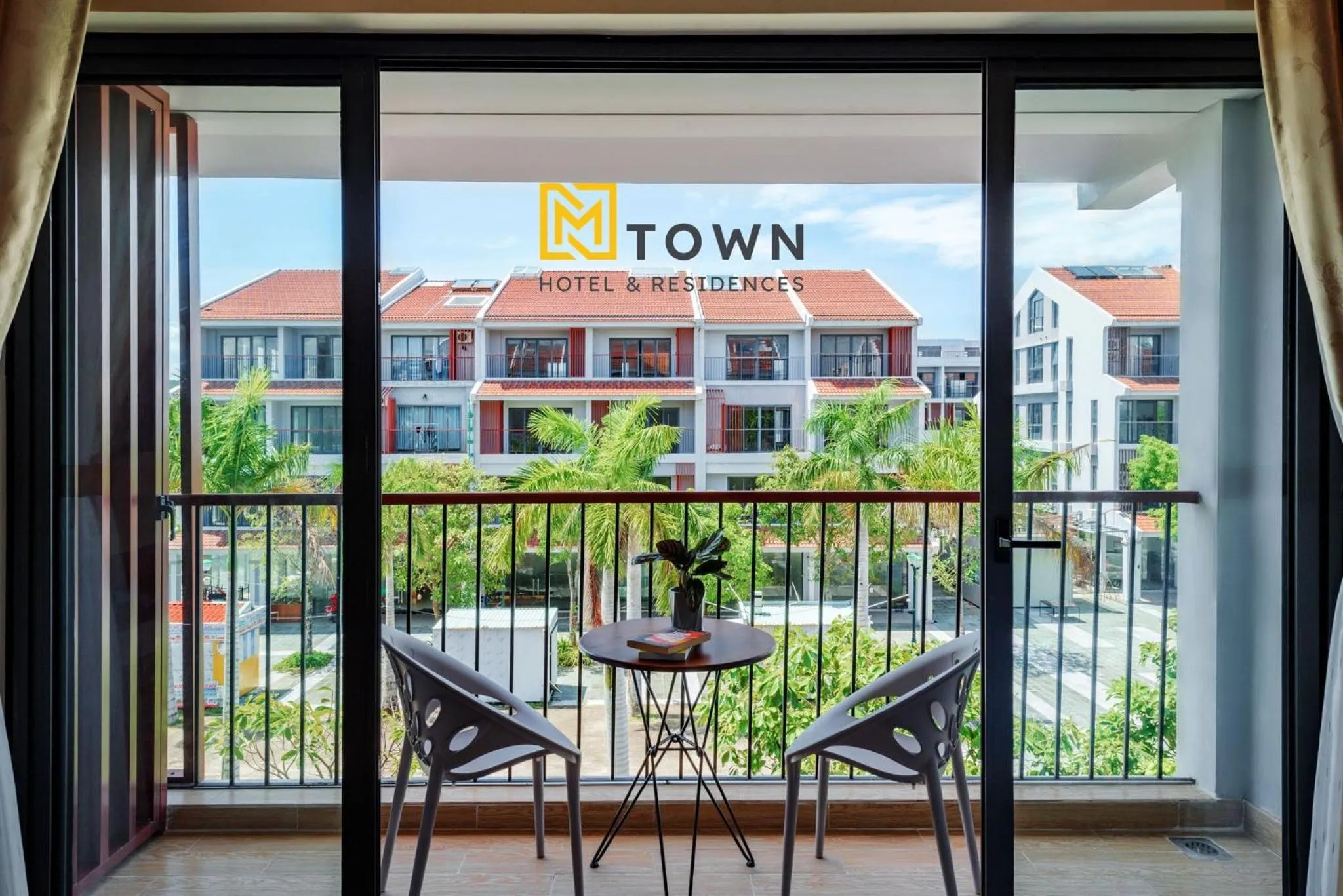 Patio in Luxy Park Hotel & Apartments - MTown