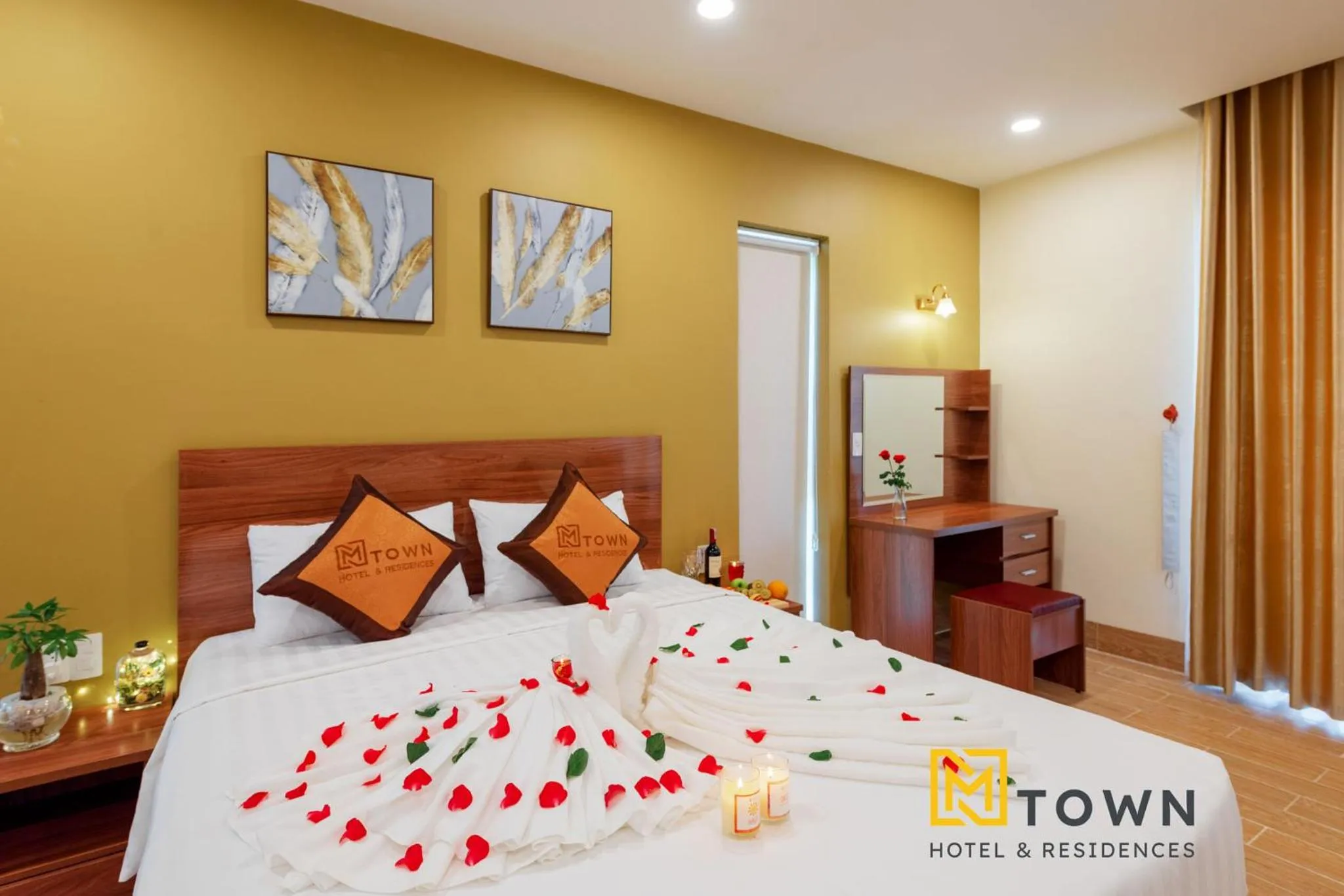 Bed in Luxy Park Hotel & Apartments - MTown