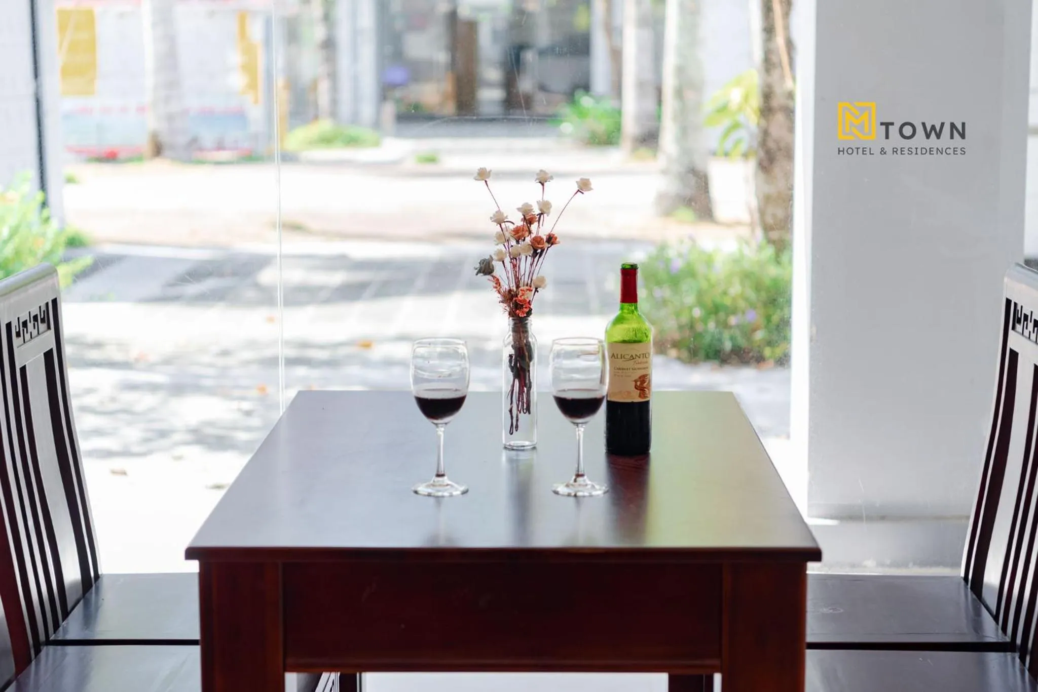 Dining area in Luxy Park Hotel & Apartments - MTown