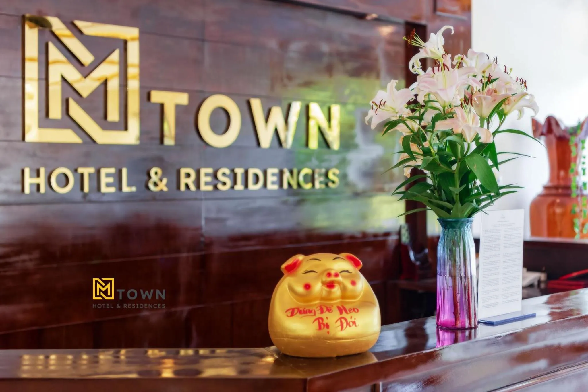 Logo/Certificate/Sign in Luxy Park Hotel & Apartments - MTown