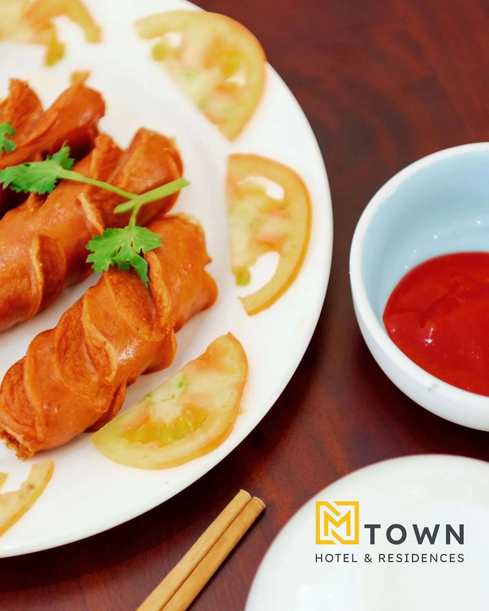 Restaurant/places to eat in Luxy Park Hotel & Apartments - MTown