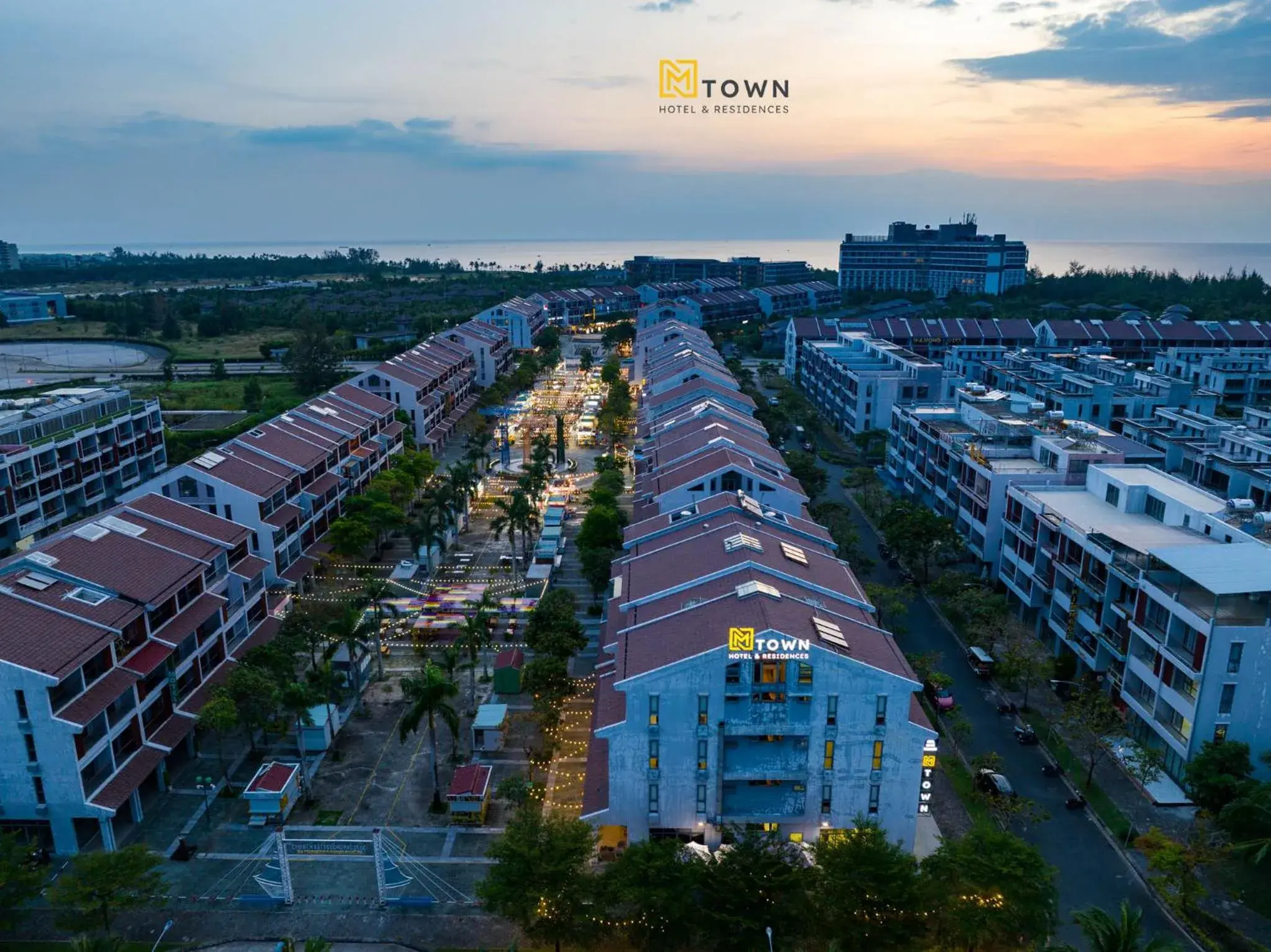 Property building in Luxy Park Hotel & Apartments - MTown Property building in Luxy Park Hotel & Apartments - MTown