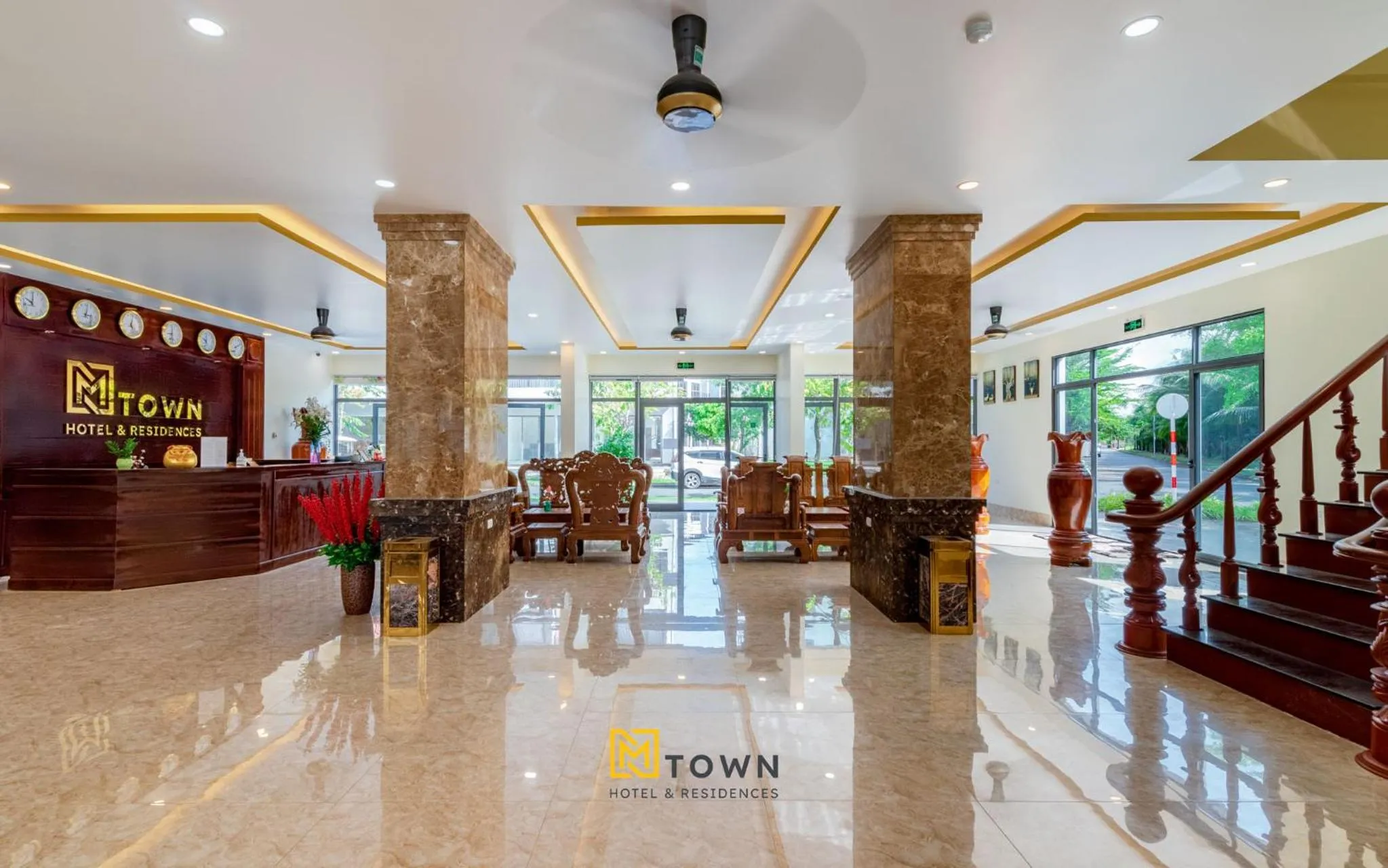 Lobby or reception in Luxy Park Hotel & Apartments - MTown