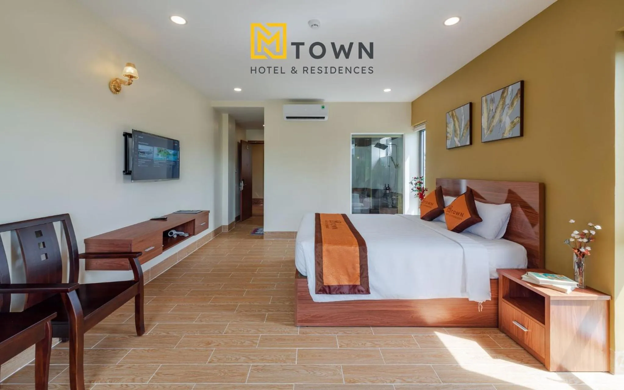 Communal lounge/ TV room, Bed in Luxy Park Hotel & Apartments - MTown