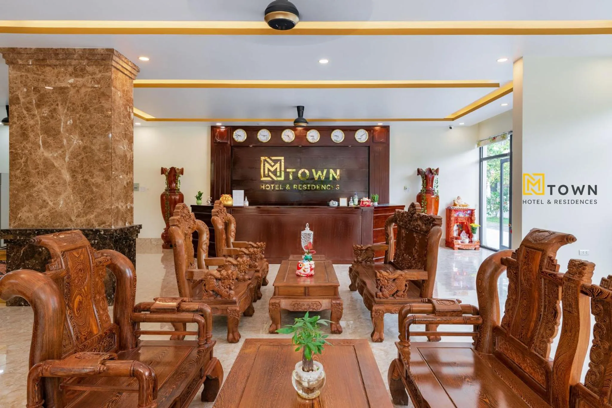 Communal lounge/ TV room in Luxy Park Hotel & Apartments - MTown