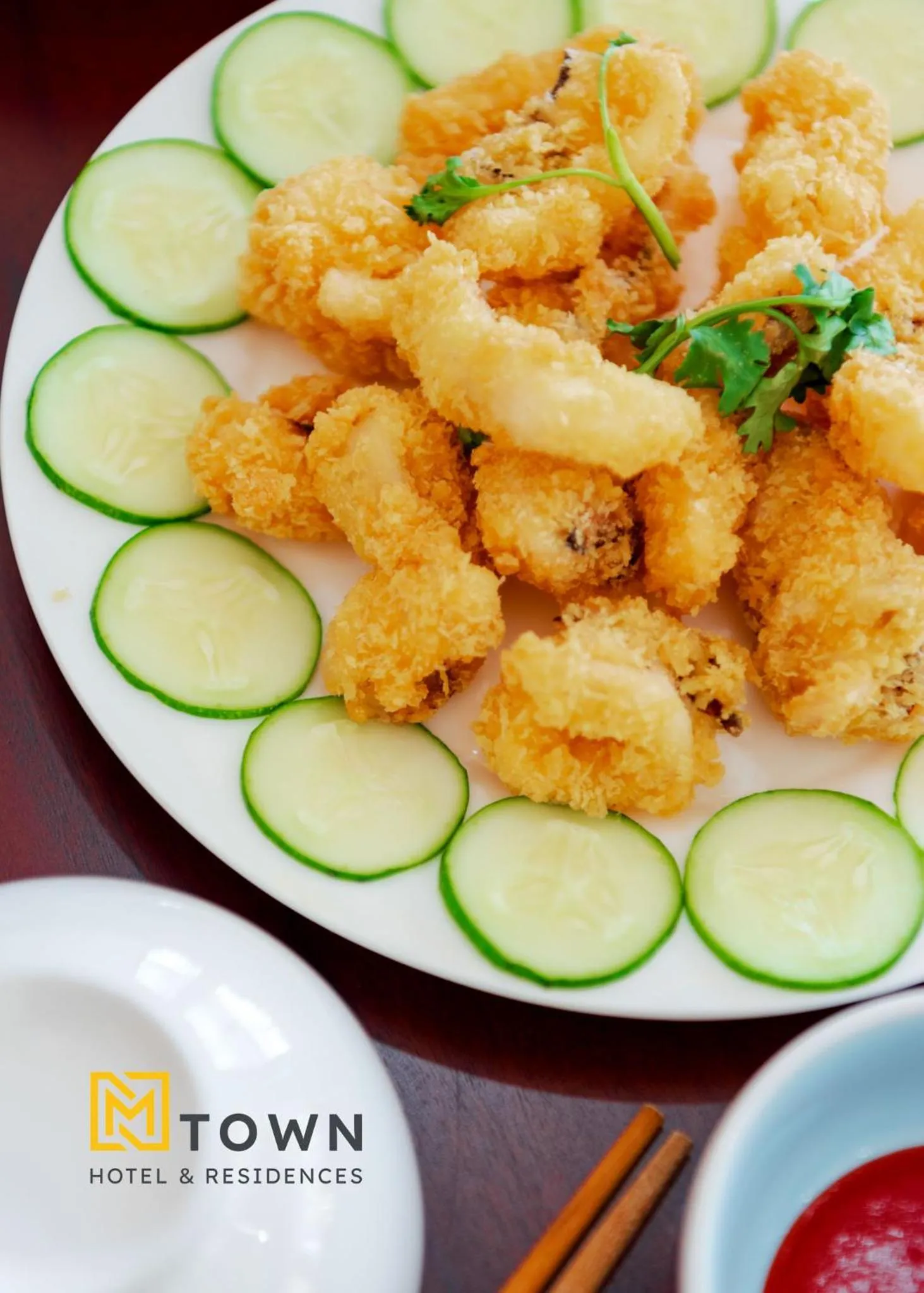 Restaurant/places to eat in Luxy Park Hotel & Apartments - MTown