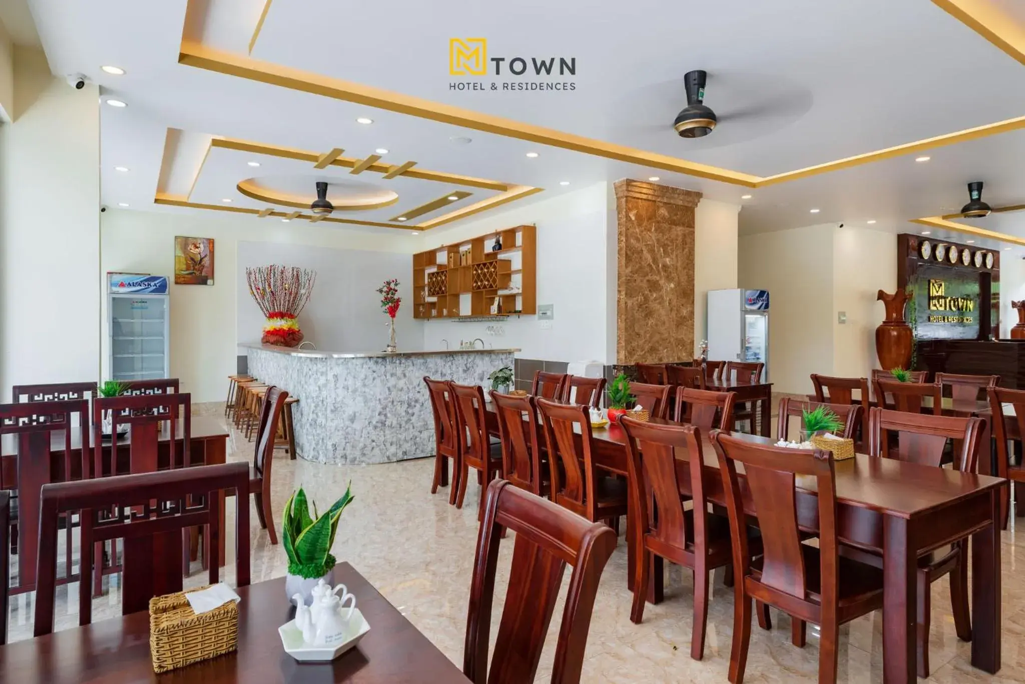 Restaurant/places to eat in Luxy Park Hotel & Apartments - MTown Restaurant/places to eat in Luxy Park Hotel & Apartments - MTown