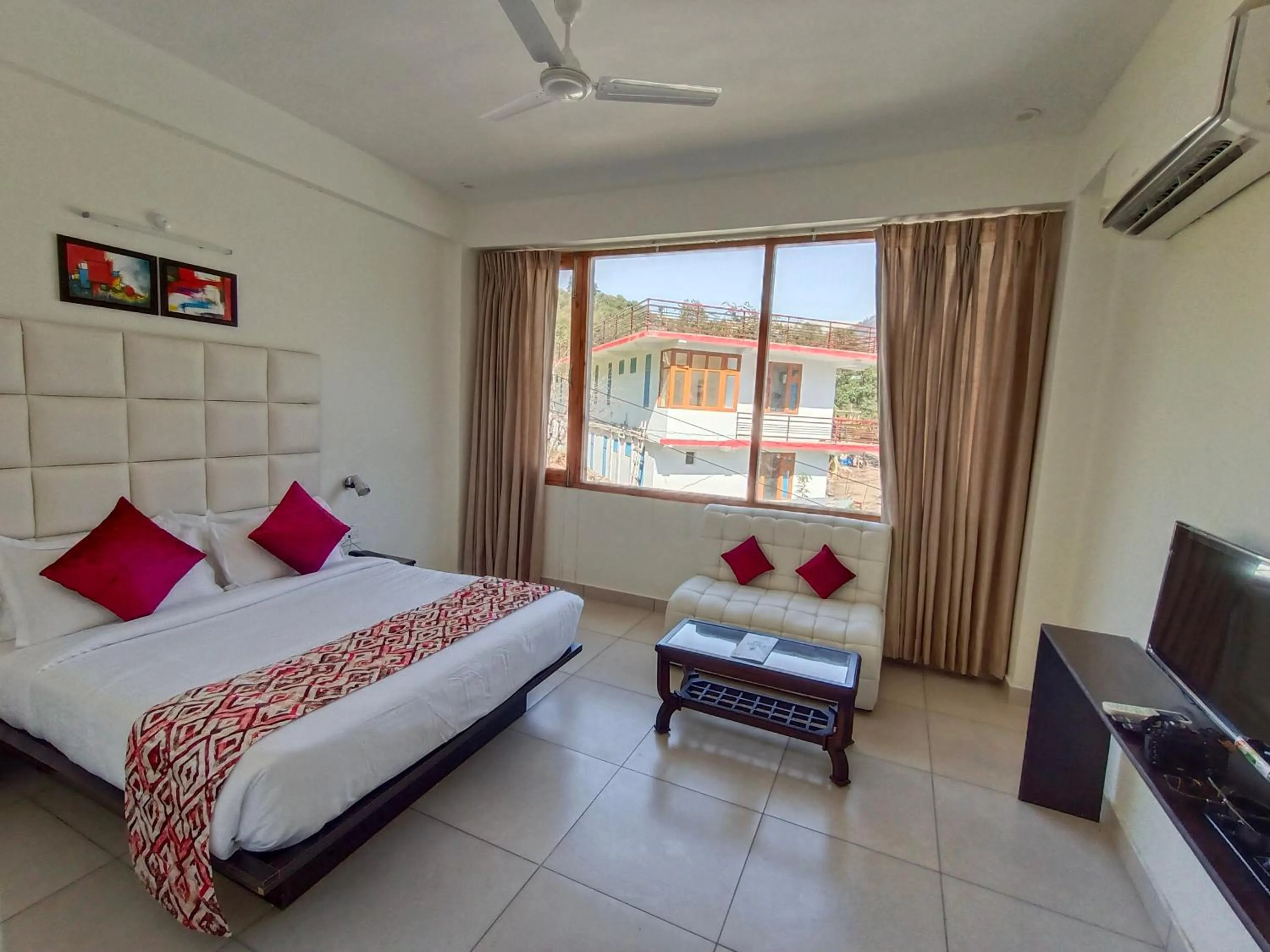 Bedroom, Bed in Gezellig Inn - Hotel Oasis