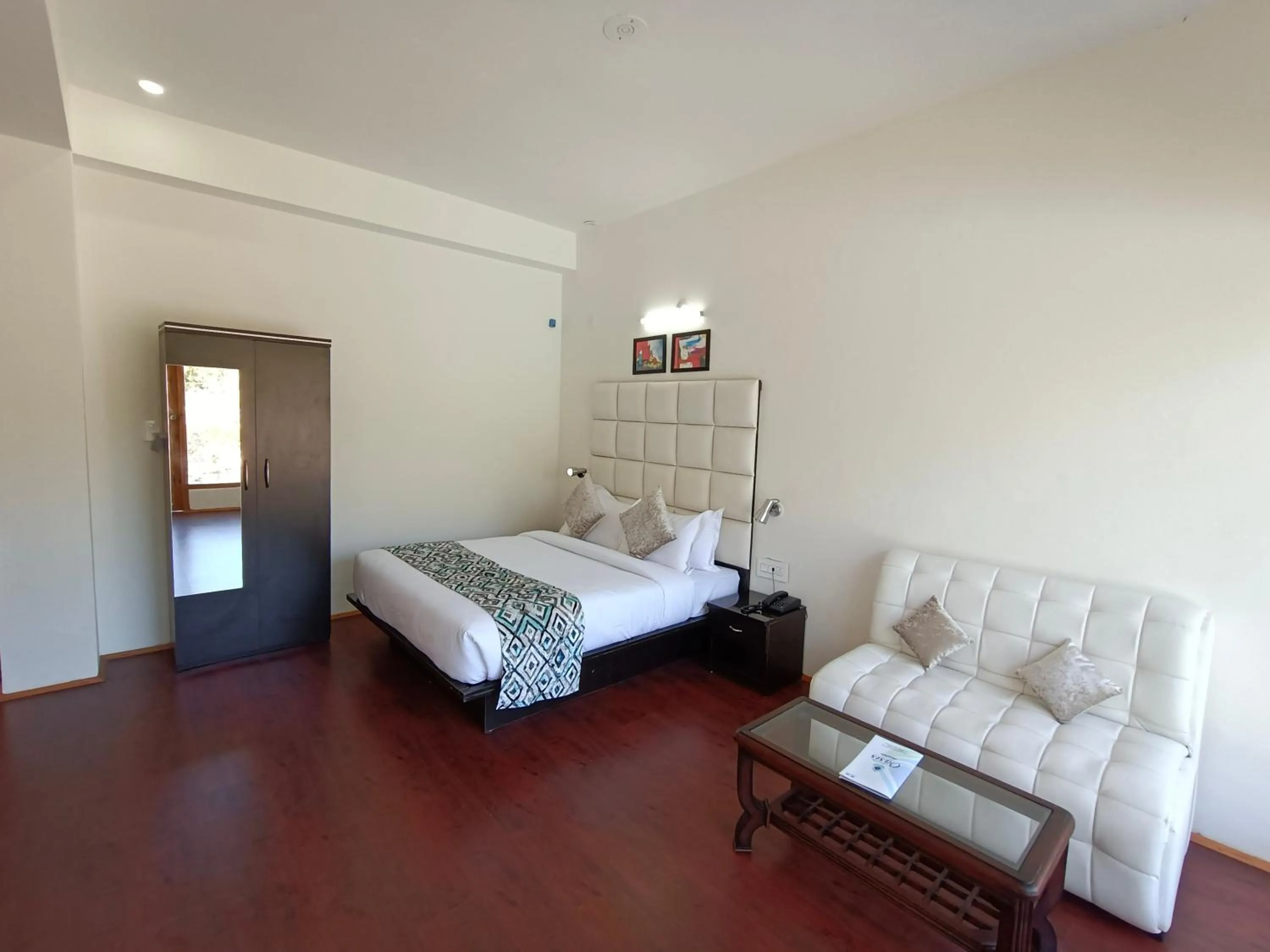 Bedroom, Bed in Gezellig Inn - Hotel Oasis