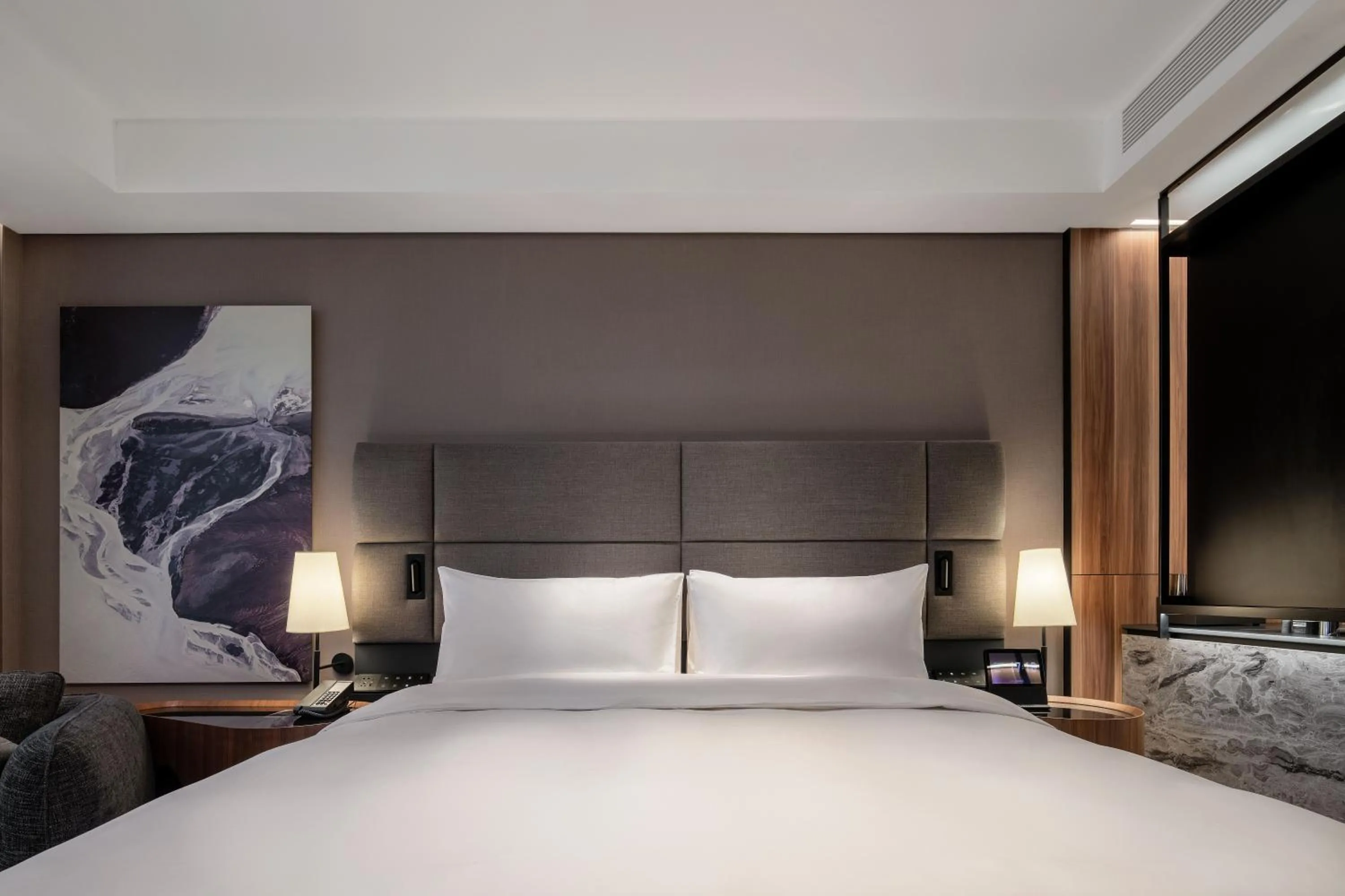 Bed in Intercity Wuhan CADE Optics Valley