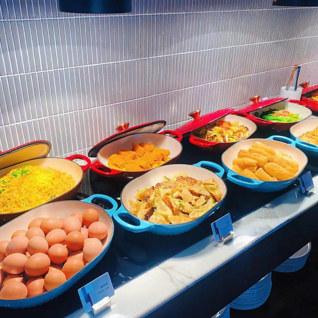 Breakfast in Intercity Wuhan CADE Optics Valley