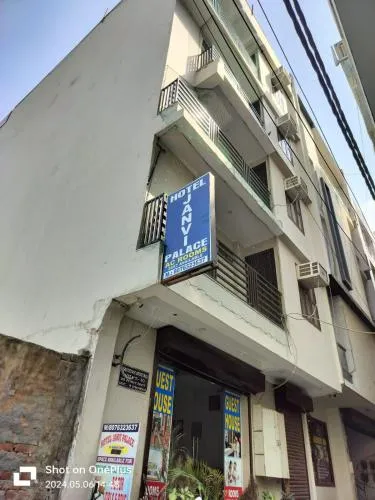 Hotel Janvi Palace