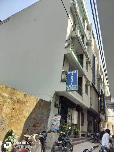 Hotel Janvi Palace