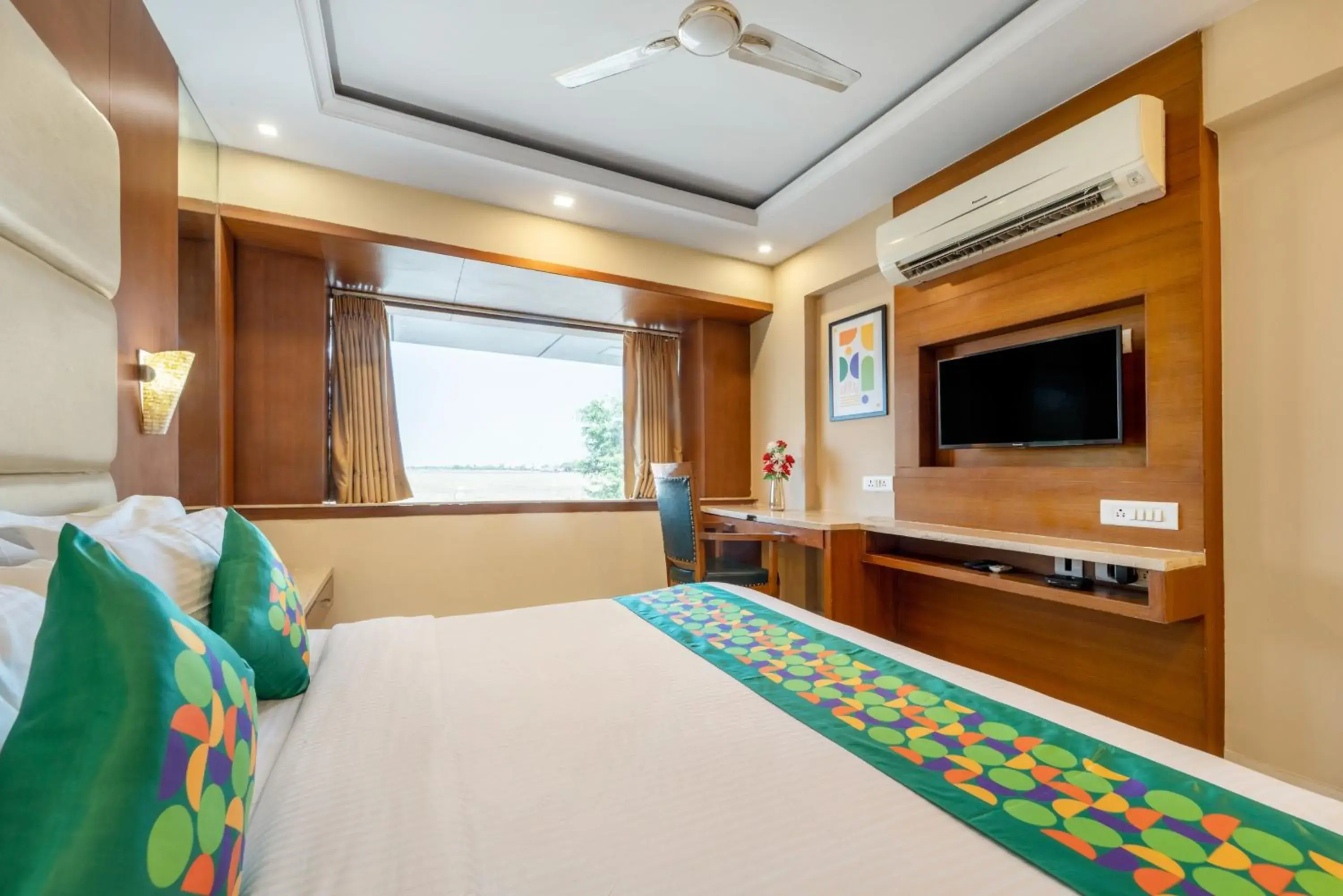 Bedroom, Bed in Treebo Premium Vinnie - Near Airport Bedroom, Bed in Treebo Premium Vinnie - Near Airport