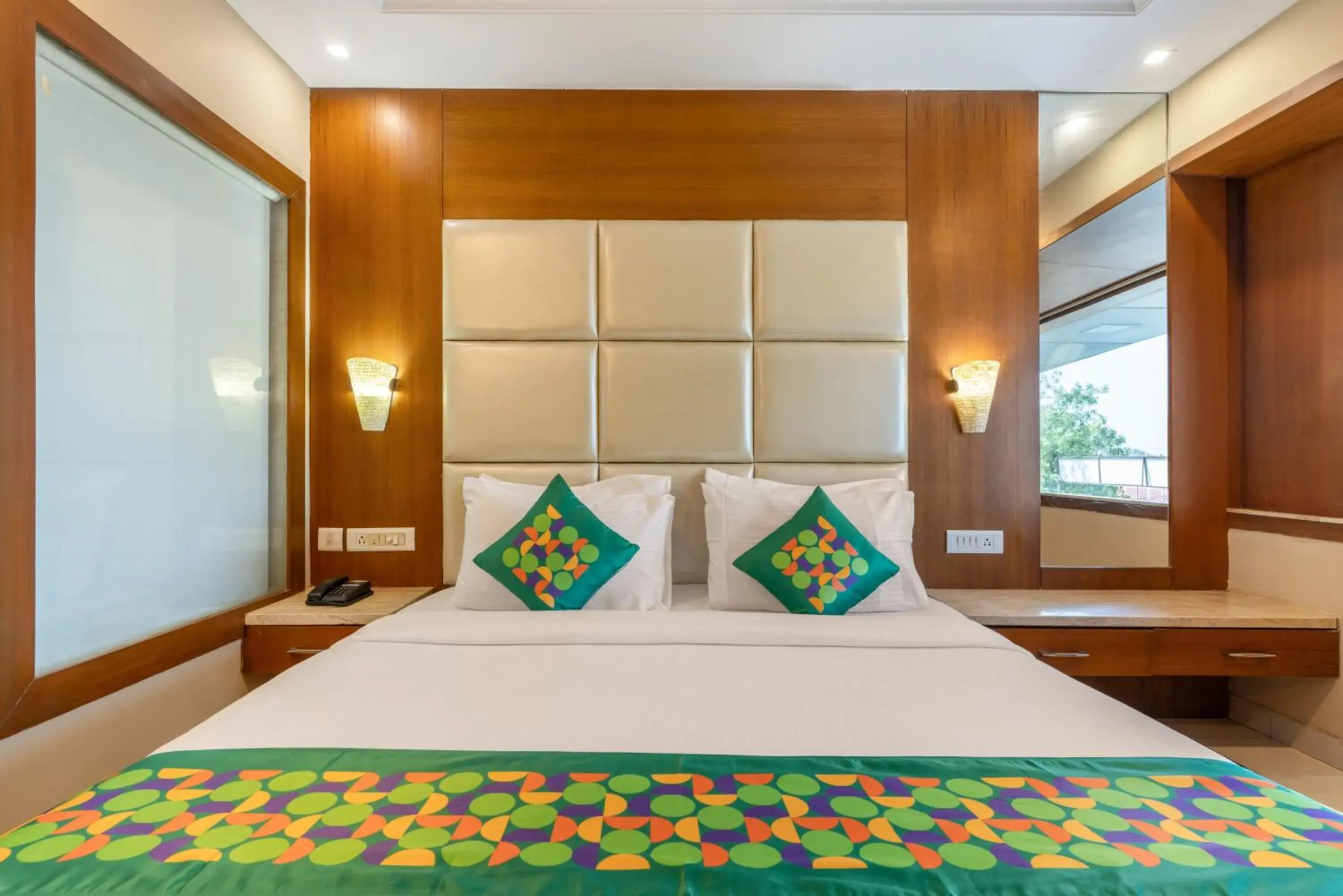 Deluxe Room - single occupancy in Treebo Premium Vinnie - Near Airport Deluxe Room - single occupancy in Treebo Premium Vinnie - Near Airport