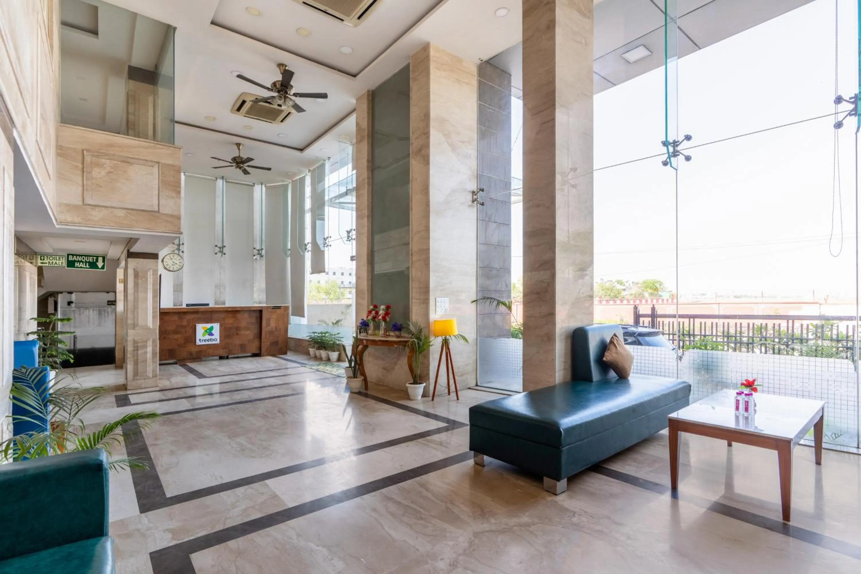 Seating area in Treebo Premium Vinnie - Near Airport