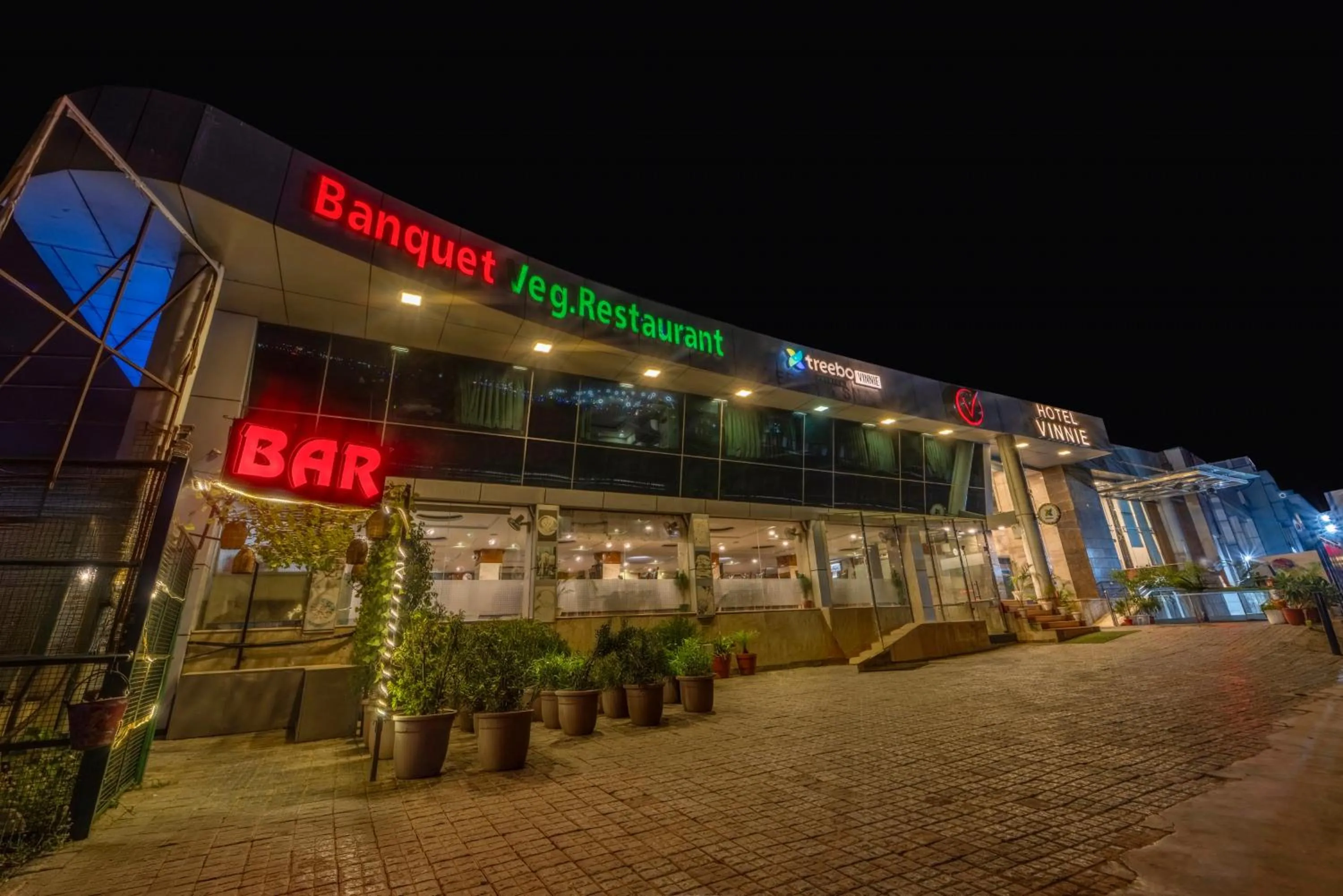 Property building in Treebo Premium Vinnie - Near Airport