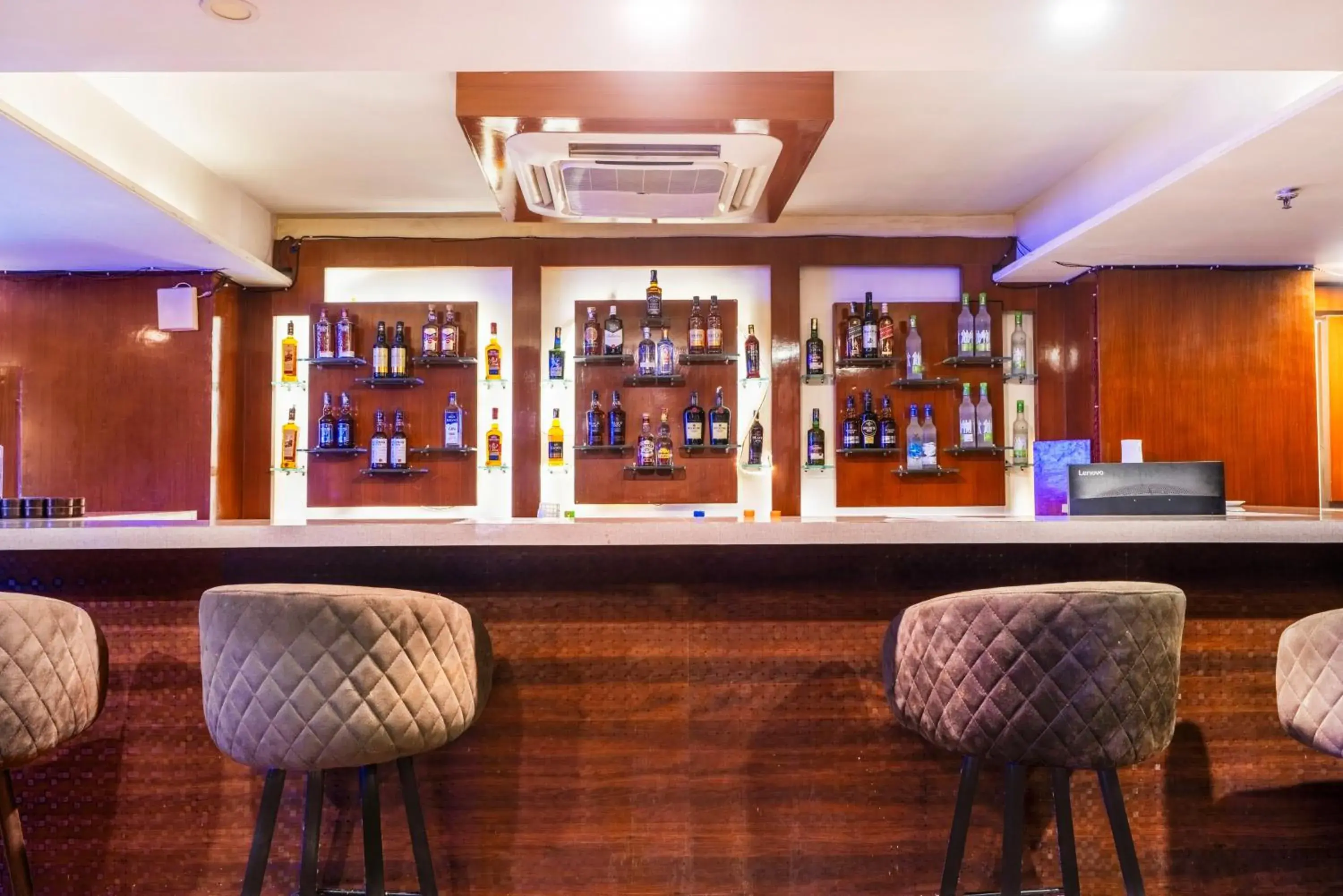 Lounge or bar in Treebo Premium Vinnie - Near Airport Lounge or bar in Treebo Premium Vinnie - Near Airport