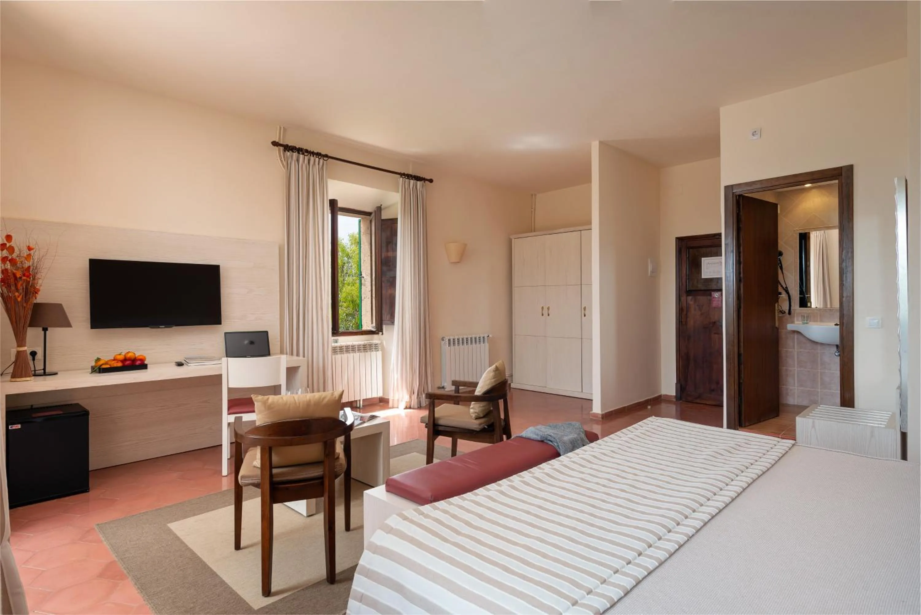 Bedroom, Bed in Santuari de Cura