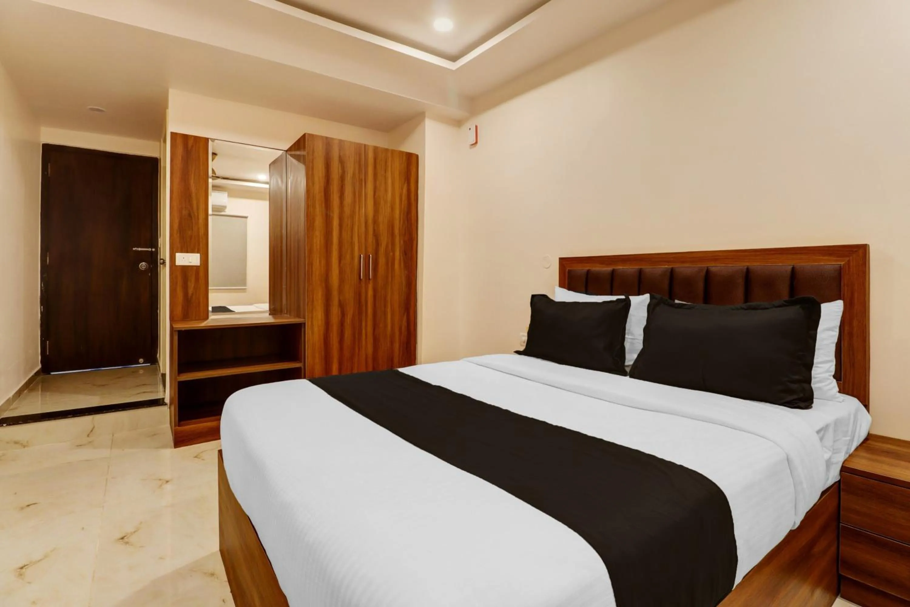Bedroom, Bed in Super Townhouse Arekere Near Mithai Mahal